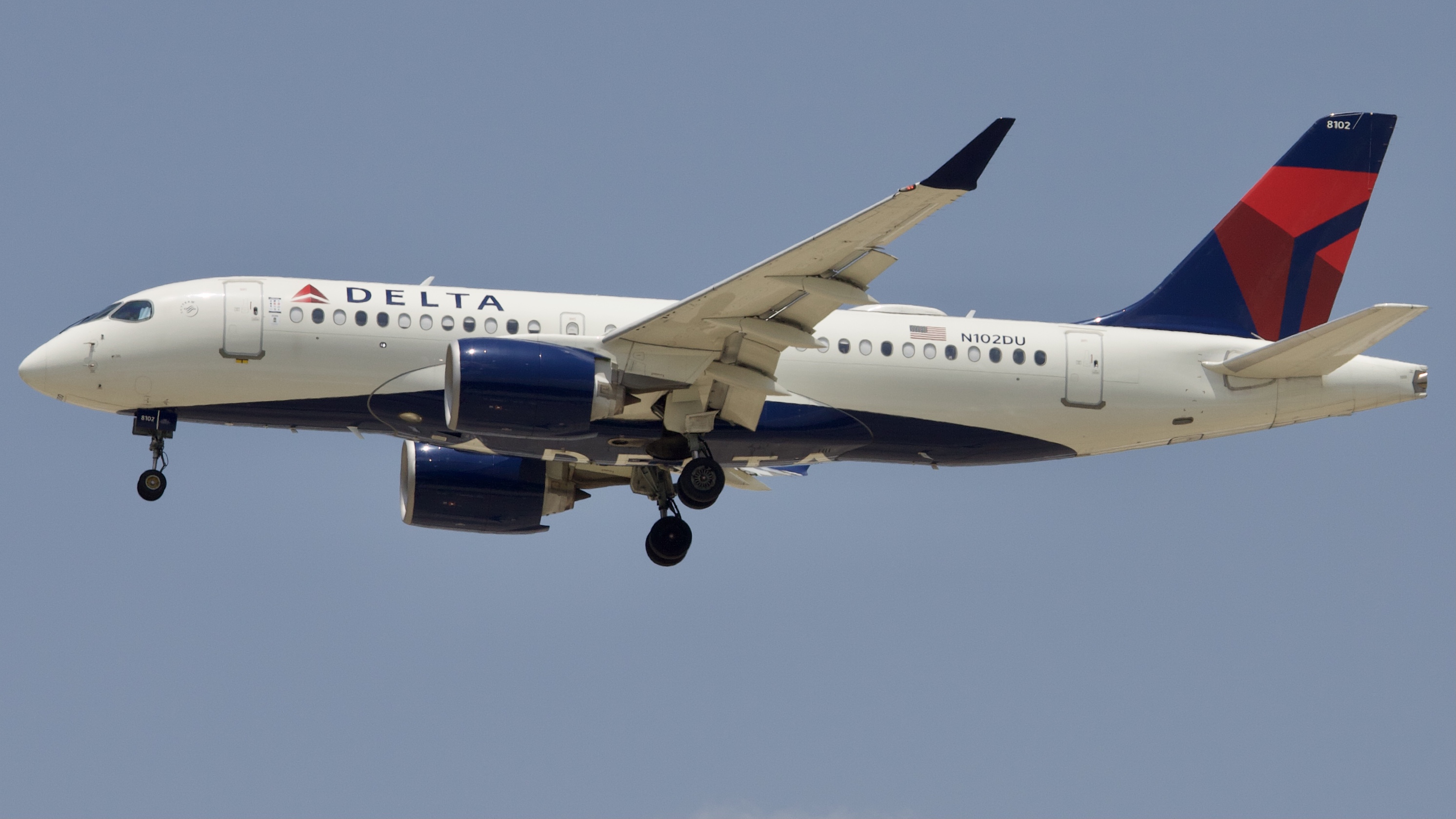 Full size: Delta Airlines Airbus A220-100 N102DU at Houston-George Bush Intercontinental Airport
