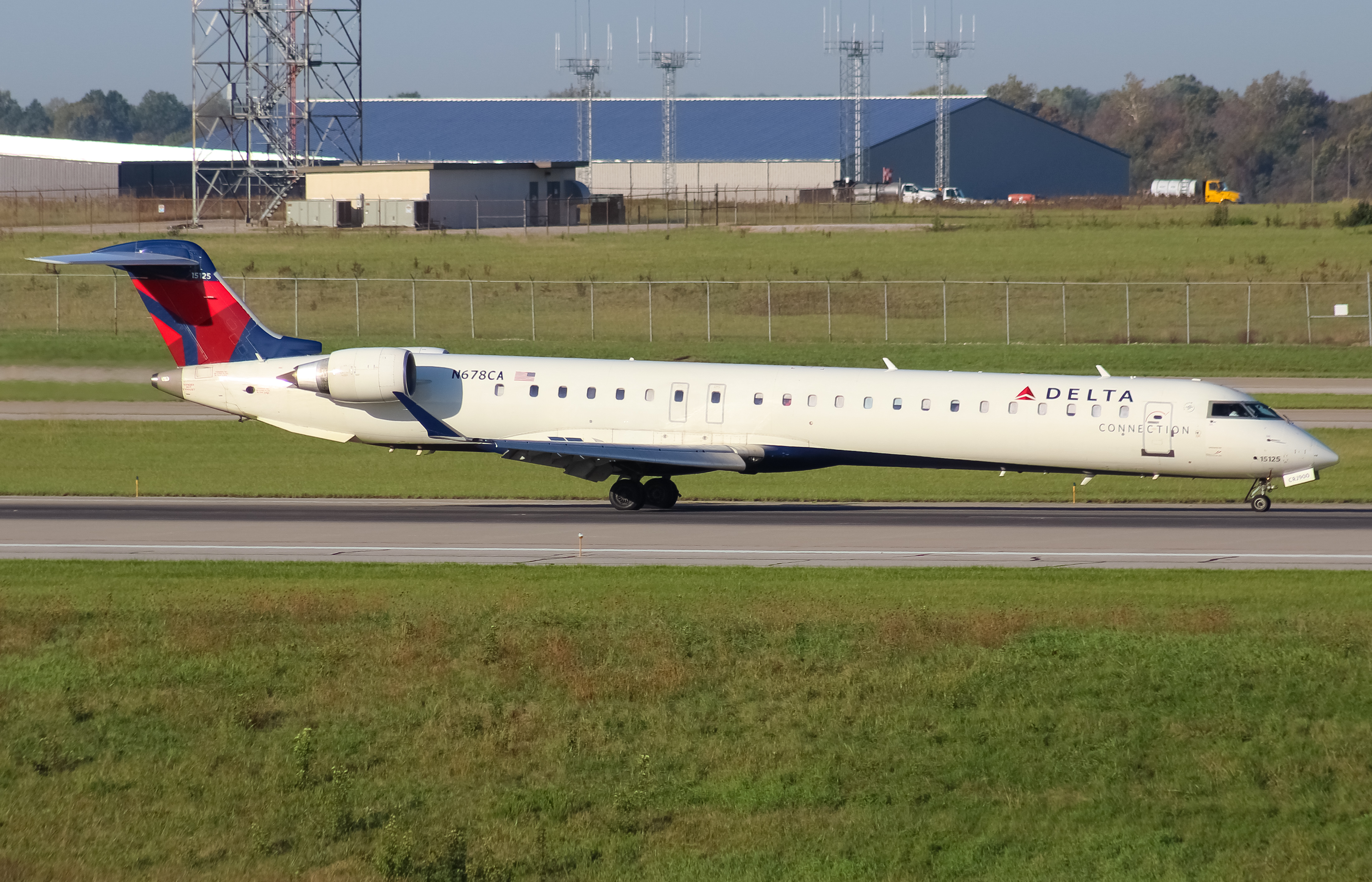 Full size: Delta Connection Mitsubishi CRJ-900 N678CA at Cincinnati/Northern Kentucky International Airport