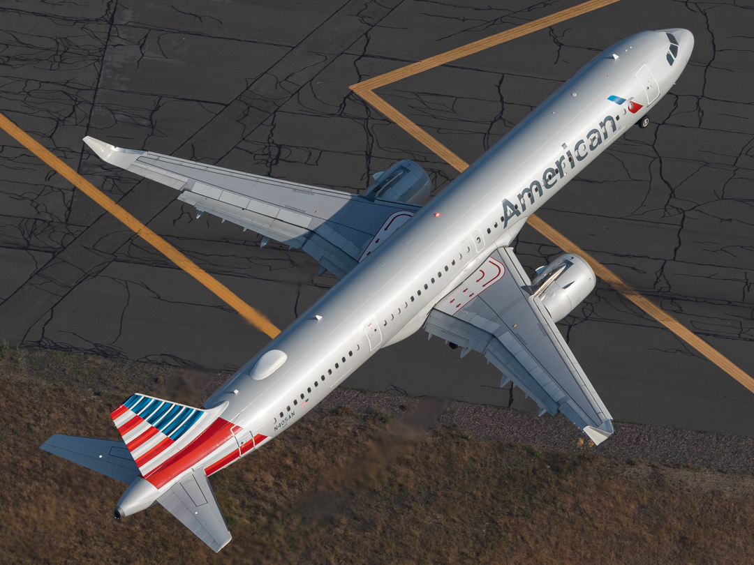Full size: American Airlines Airbus A321-200 N405AN at General Edward Lawrence Logan International Airport