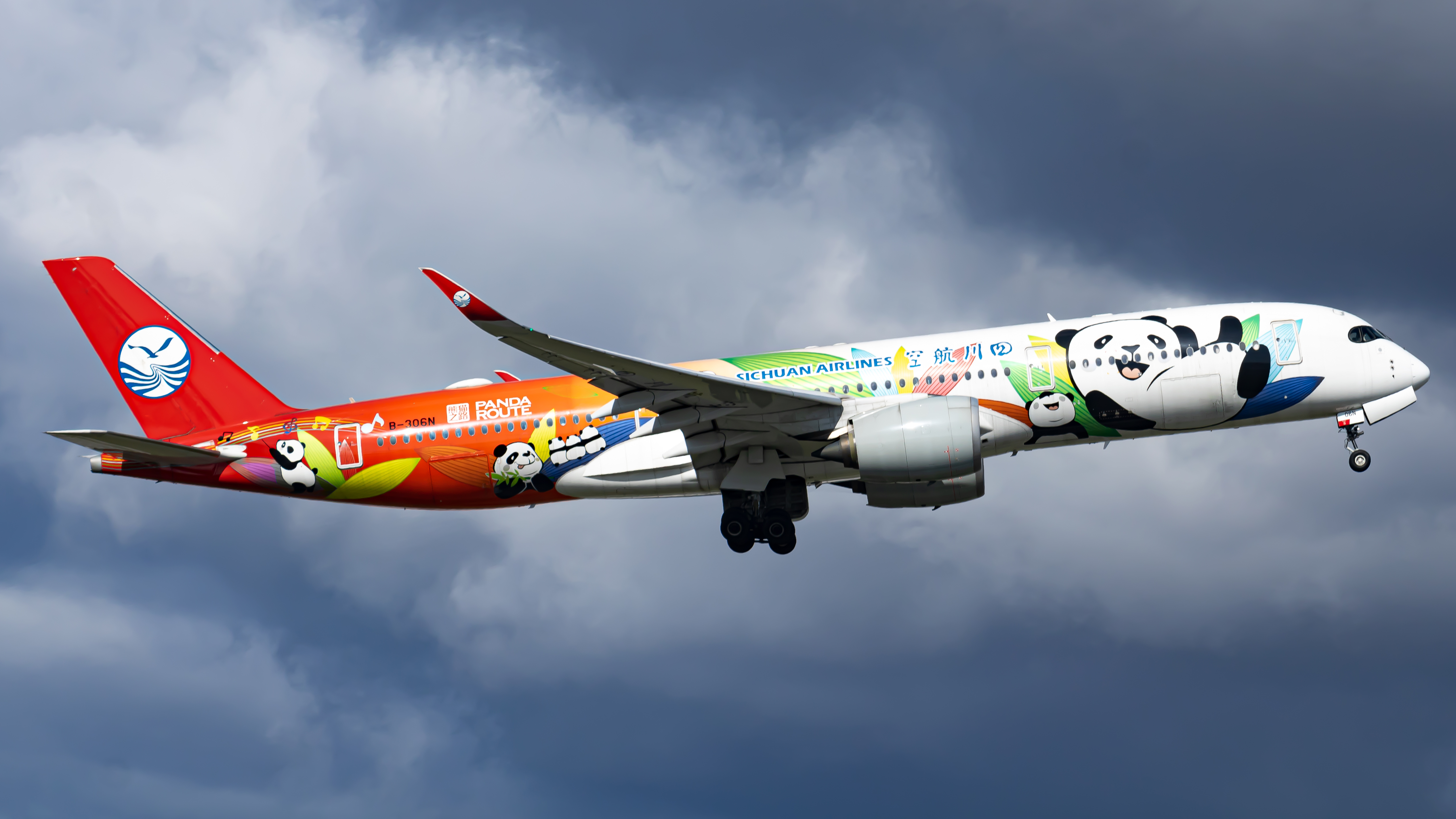 Full size: Sichuan Airlines Airbus A350-900 B-306N at Vancouver International Airport