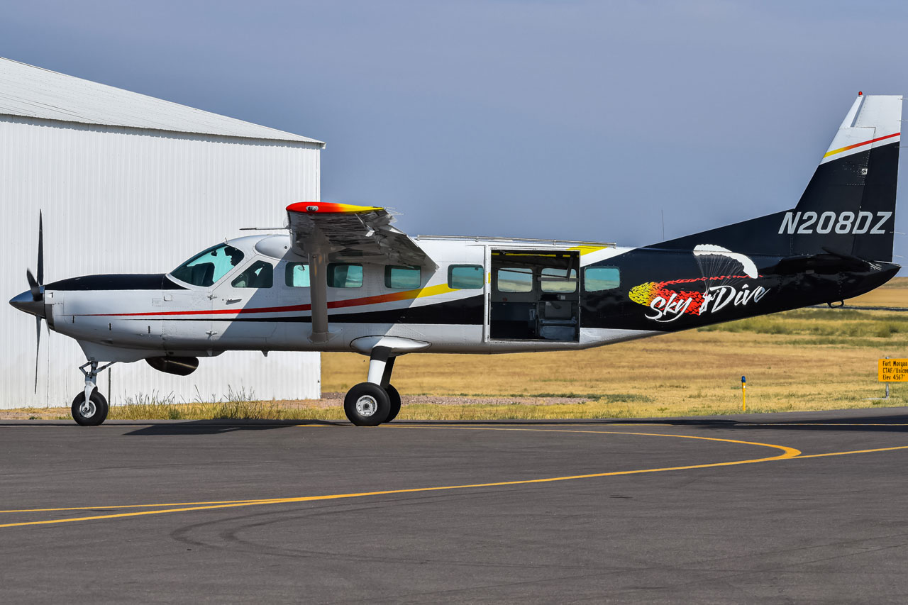 Full size: PRIVATE Cessna 208 Grand Caravan N208DZ at Fort Morgan Municipal Airport