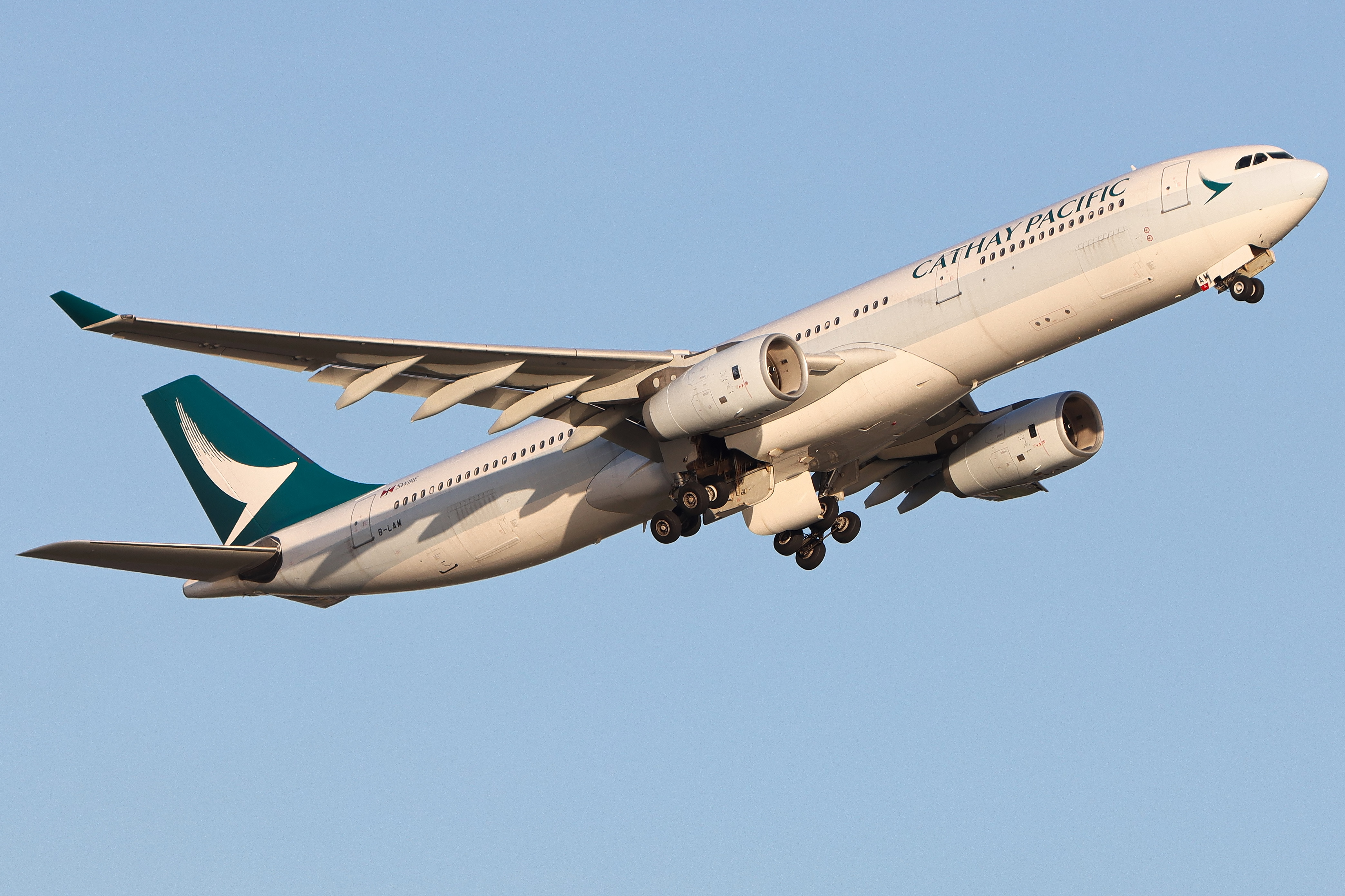 Full size: Cathay Pacific Airbus A330-300 B-LAM at Hong Kong International Airport