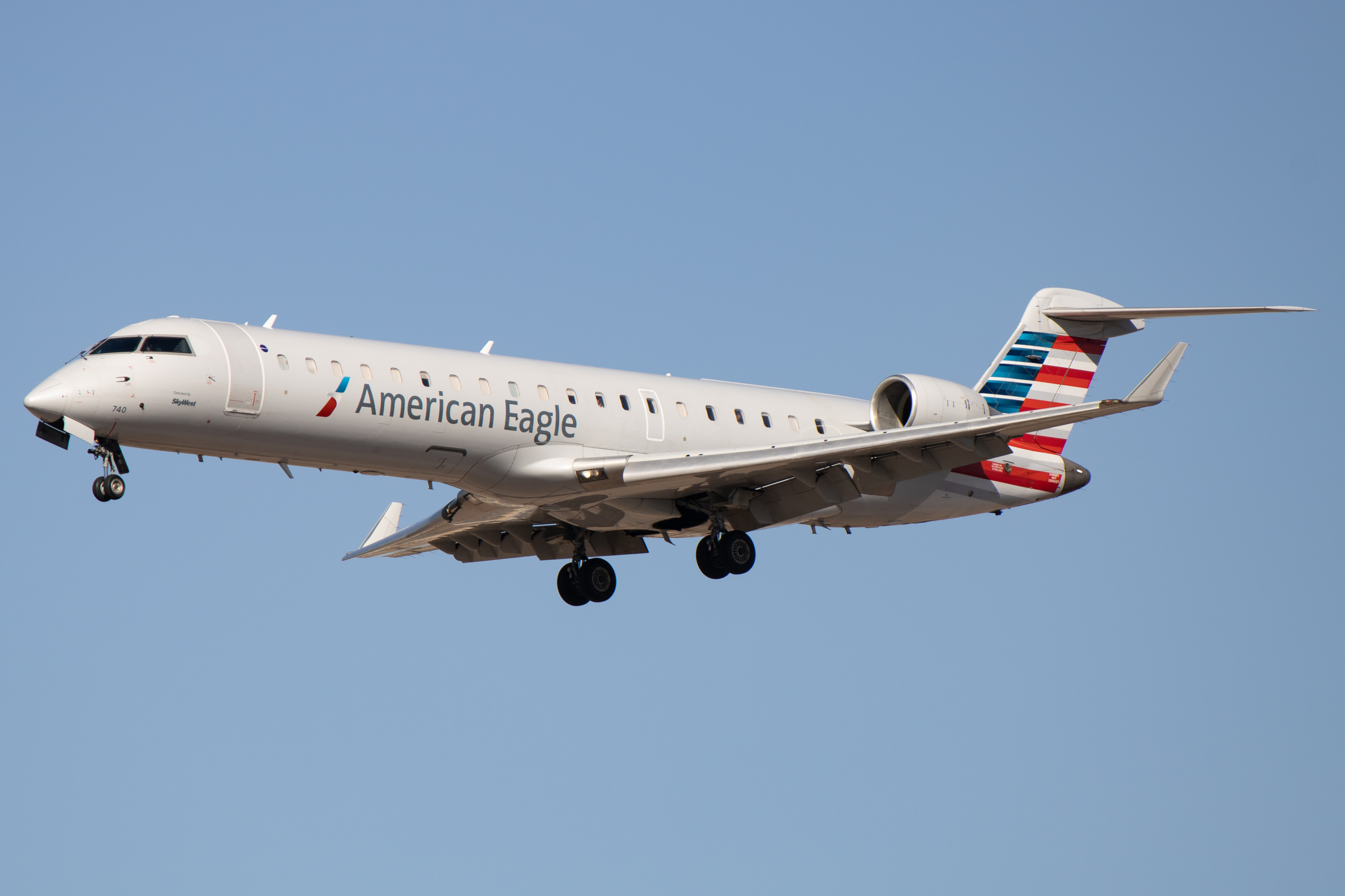 Full size: American Airlines Mitsubishi CRJ-700 N740EV at Phoenix Sky Harbor International Airport