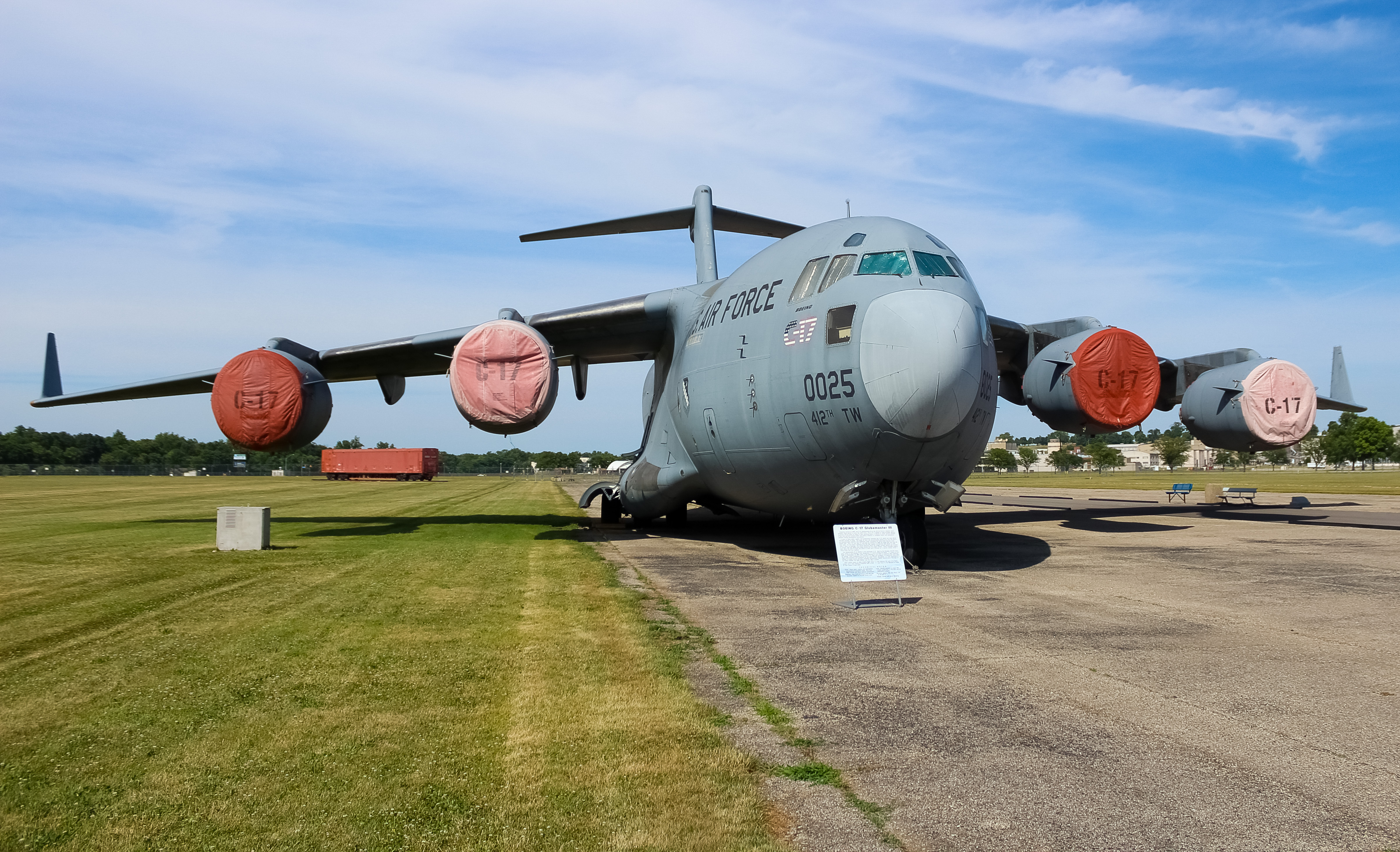 Full size: USAF - United States Air Force Boeing C-17 Globemaster III 87-0025 at Wright-Patterson Air Force Base
