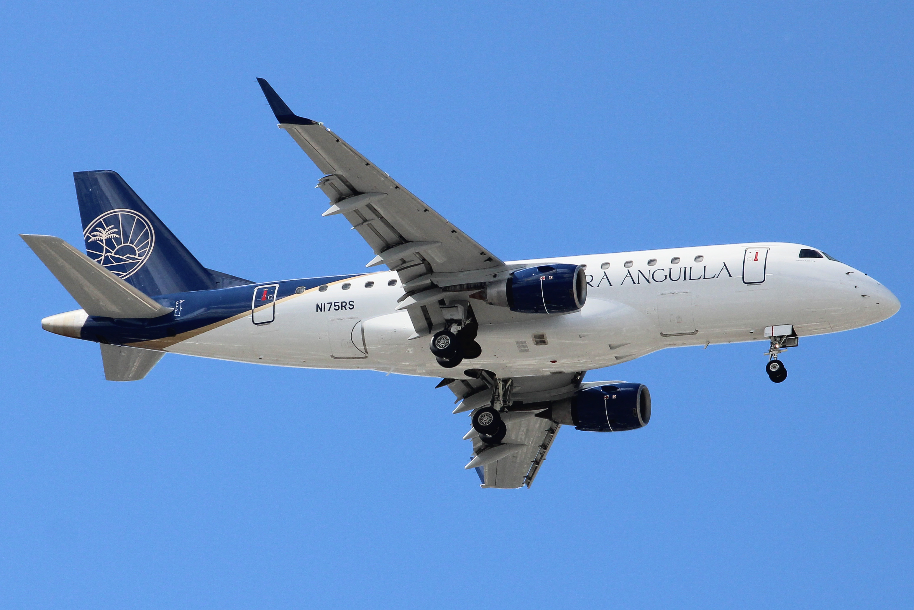 Full size: Aurora Anguilla Embraer E170 N175RS at San Juan Luis Munoz Marin International Airport