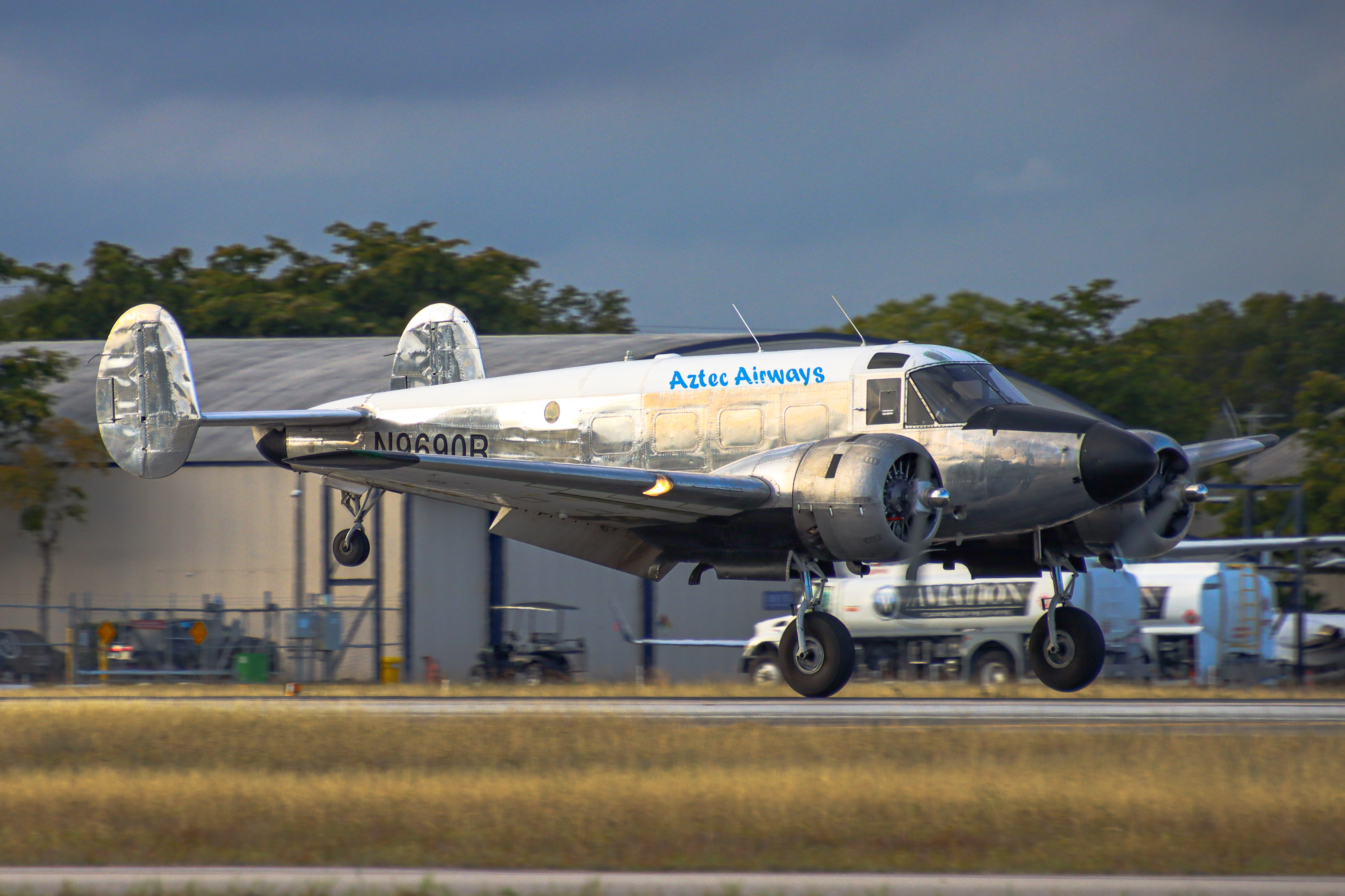 Full size: Aztec Airways Beechcraft 18 N9690R at Fort Lauderdale Executive Airport