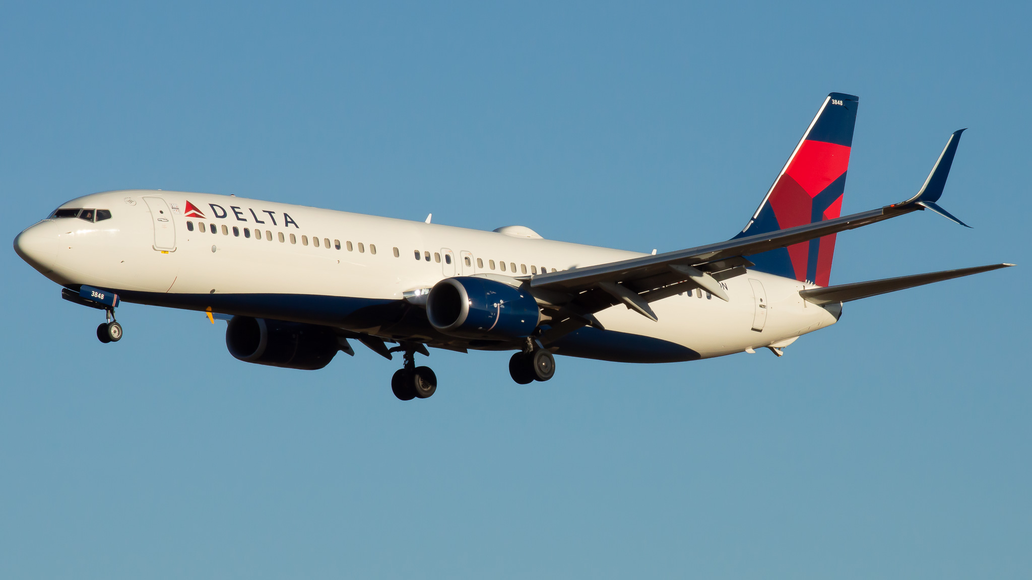 Full size: Delta Airlines Boeing 737-800 N848DN at Baltimore/Washington International Thurgood Marshall Airport