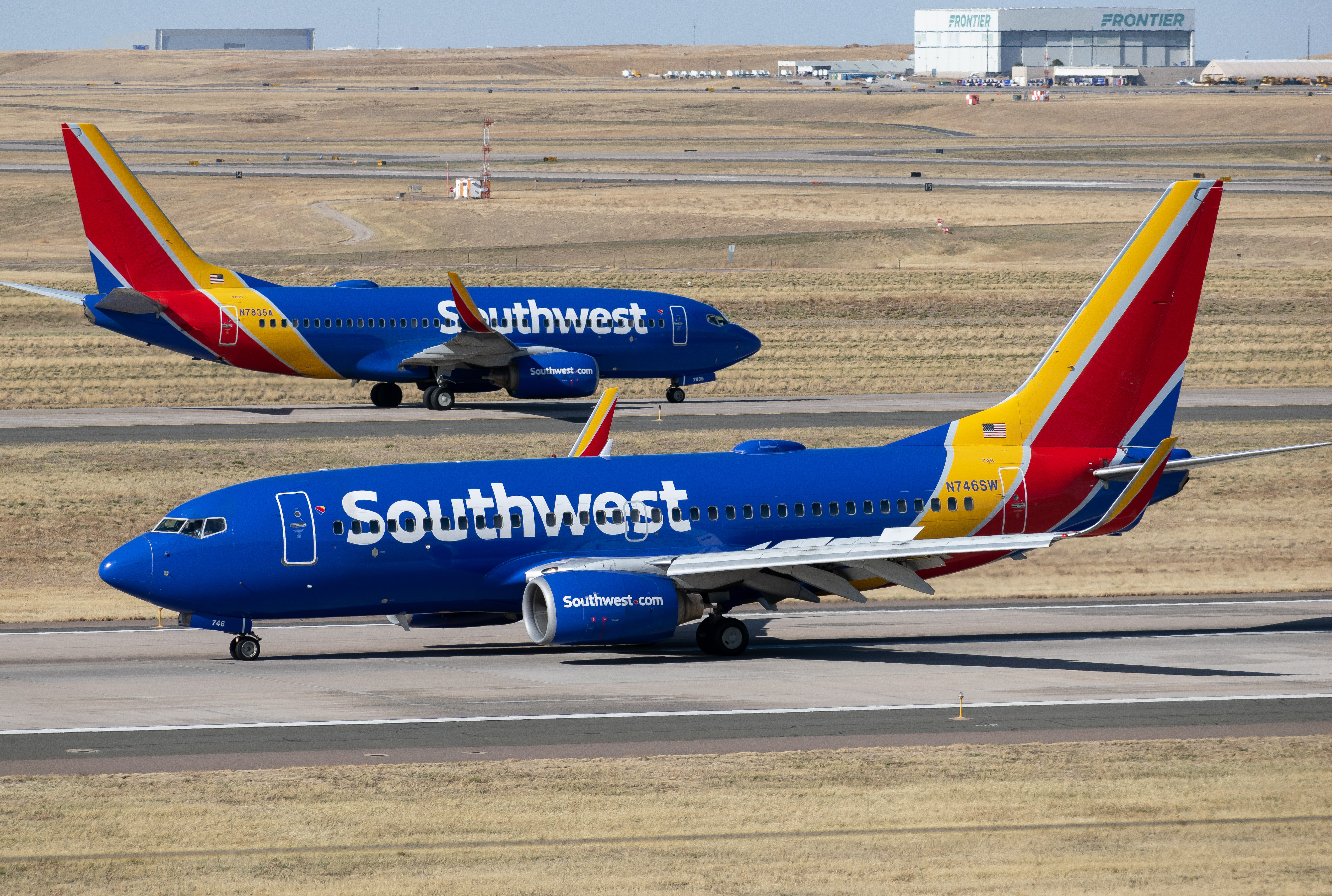 Full size: Southwest Airlines Boeing 737-700 N746SW at Denver International Airport