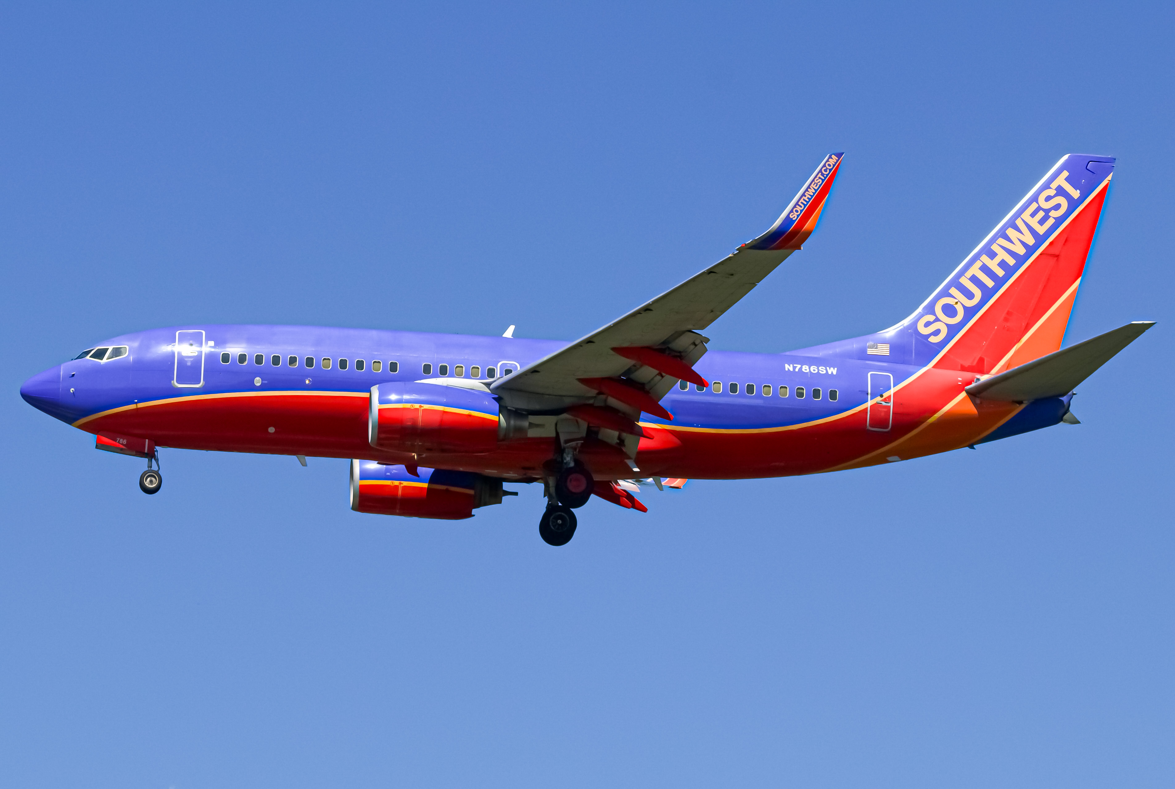 Full size: Southwest Airlines Boeing 737-700 N786SW at Tulsa International Airport
