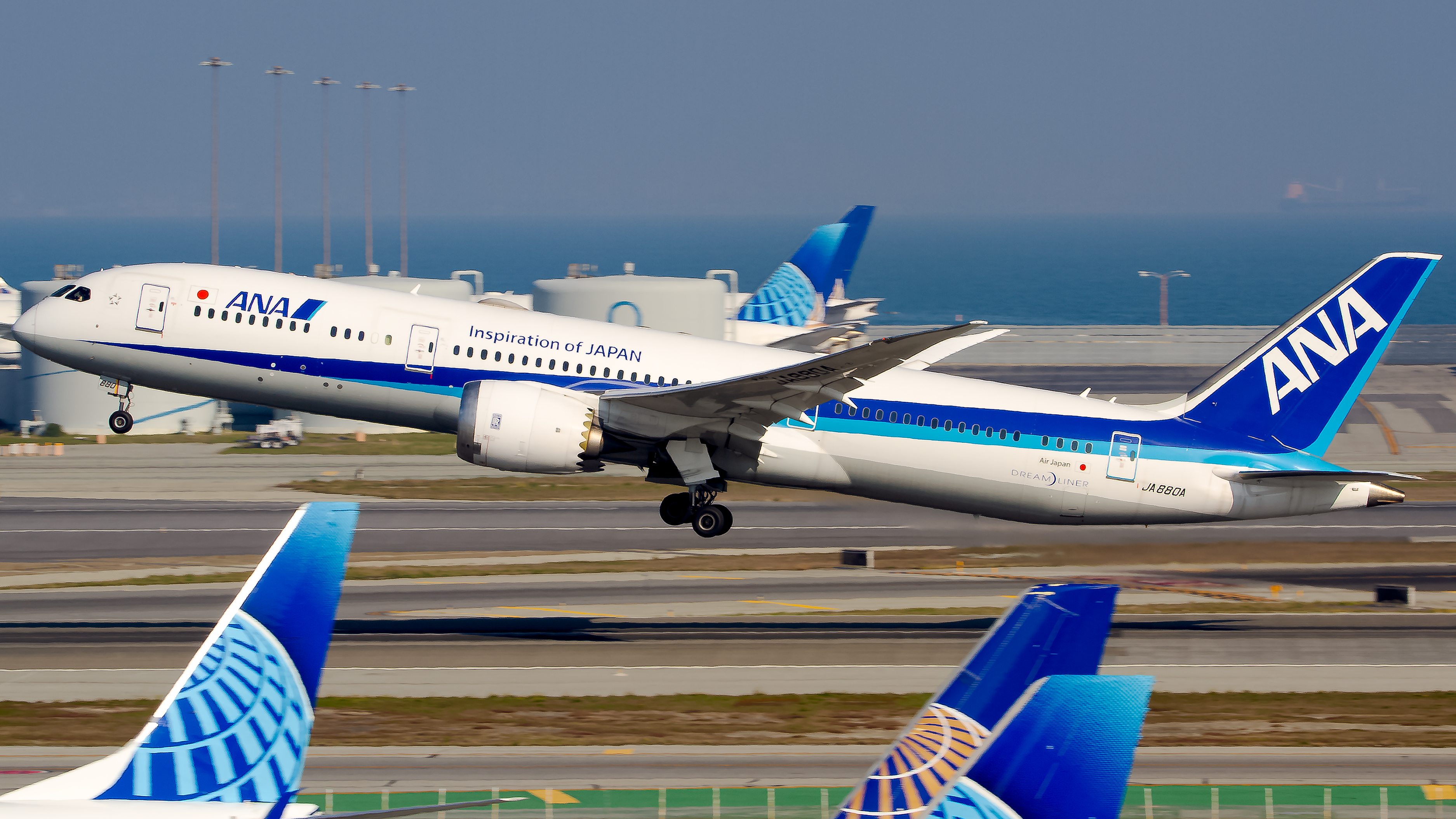 Full size: All Nippon Airways Boeing 787-9 JA880A at San Francisco International Airport