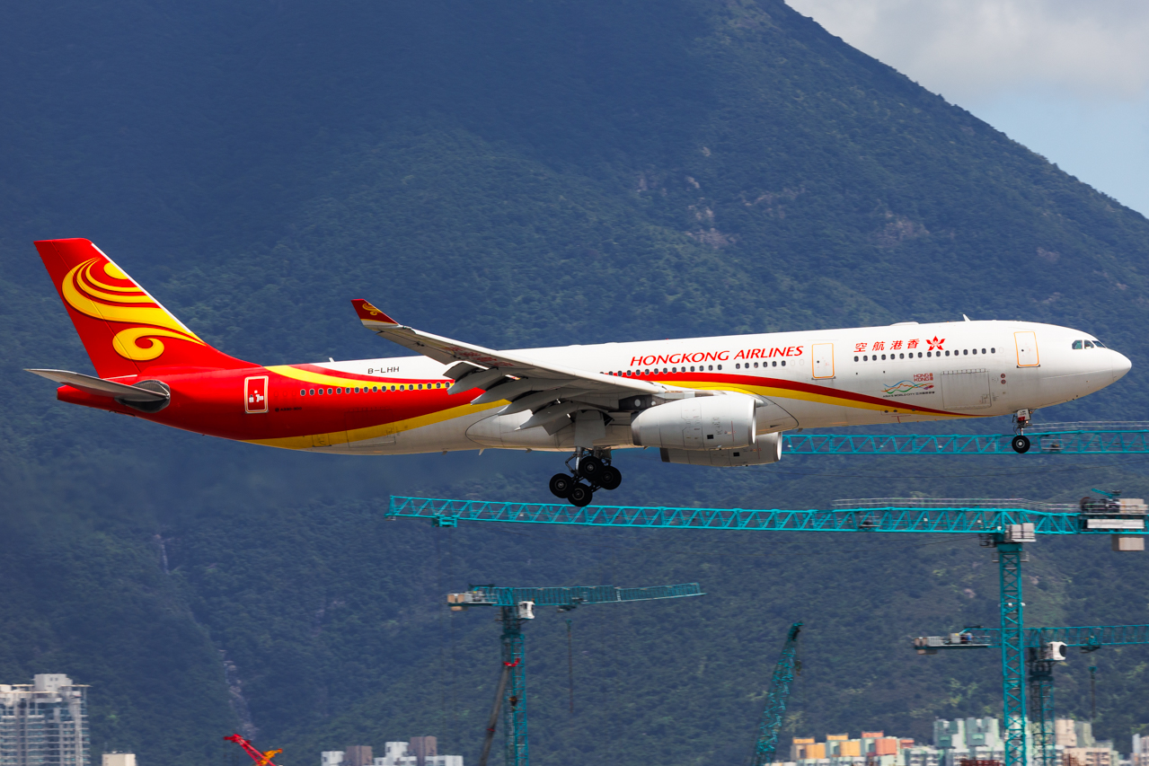 Full size: Hong Kong Airlines Airbus A330-300 B-LHH at Hong Kong International Airport