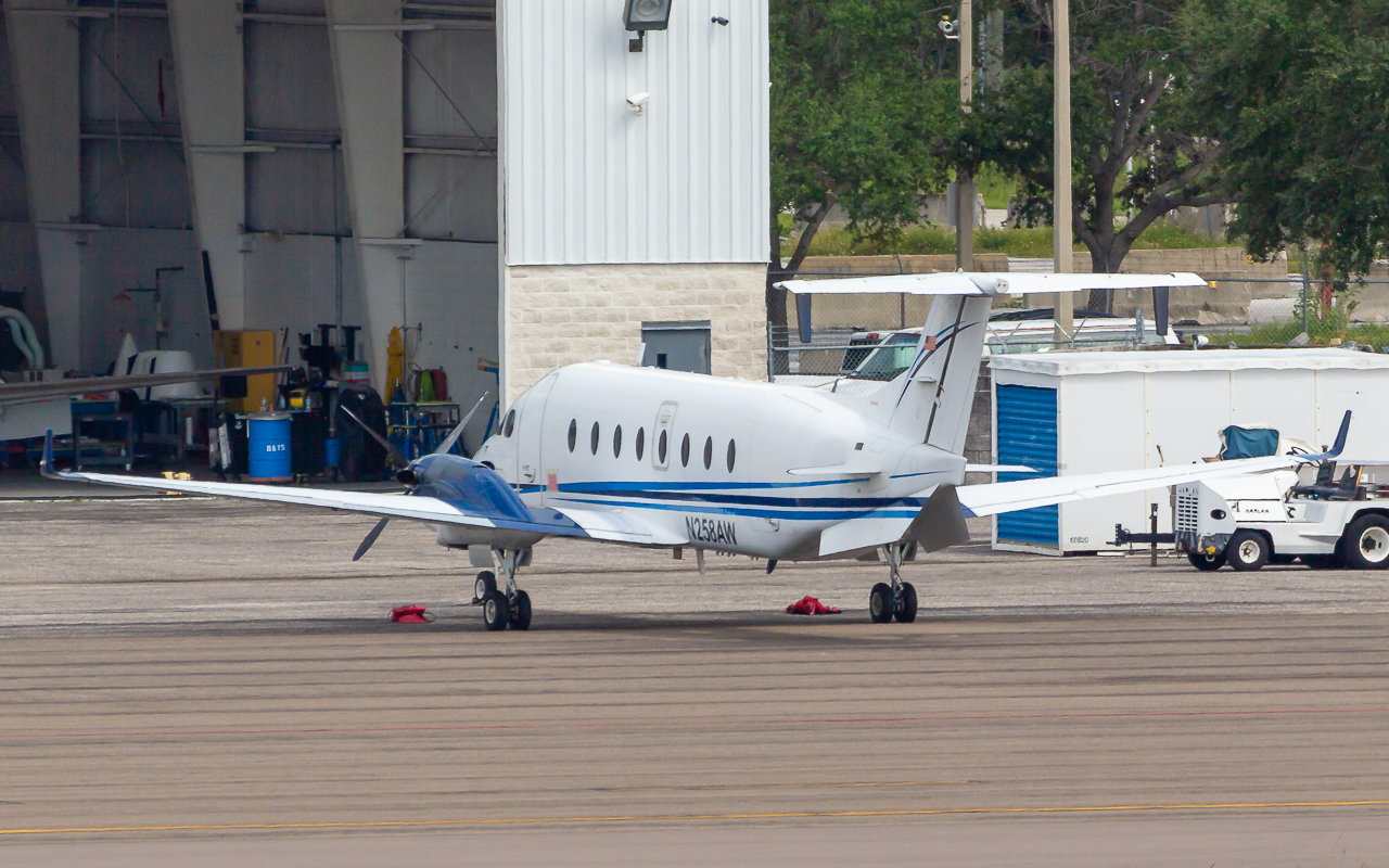 Full size: PRIVATE Beechcraft 1900 n258aw at Tampa International Airport
