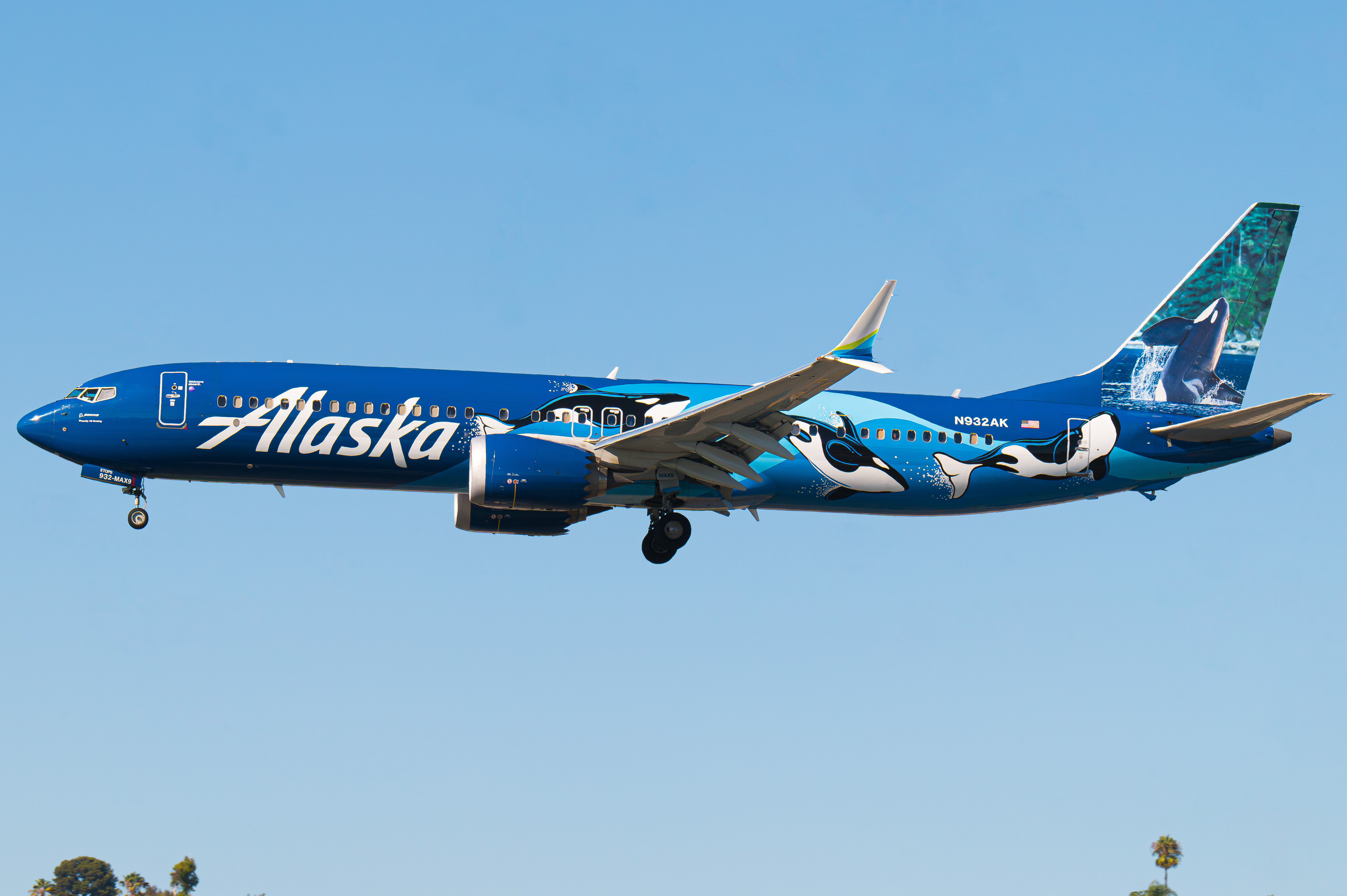 Full size: Alaska Airlines Boeing 737 MAX 9 N932AK at San Diego International Airport