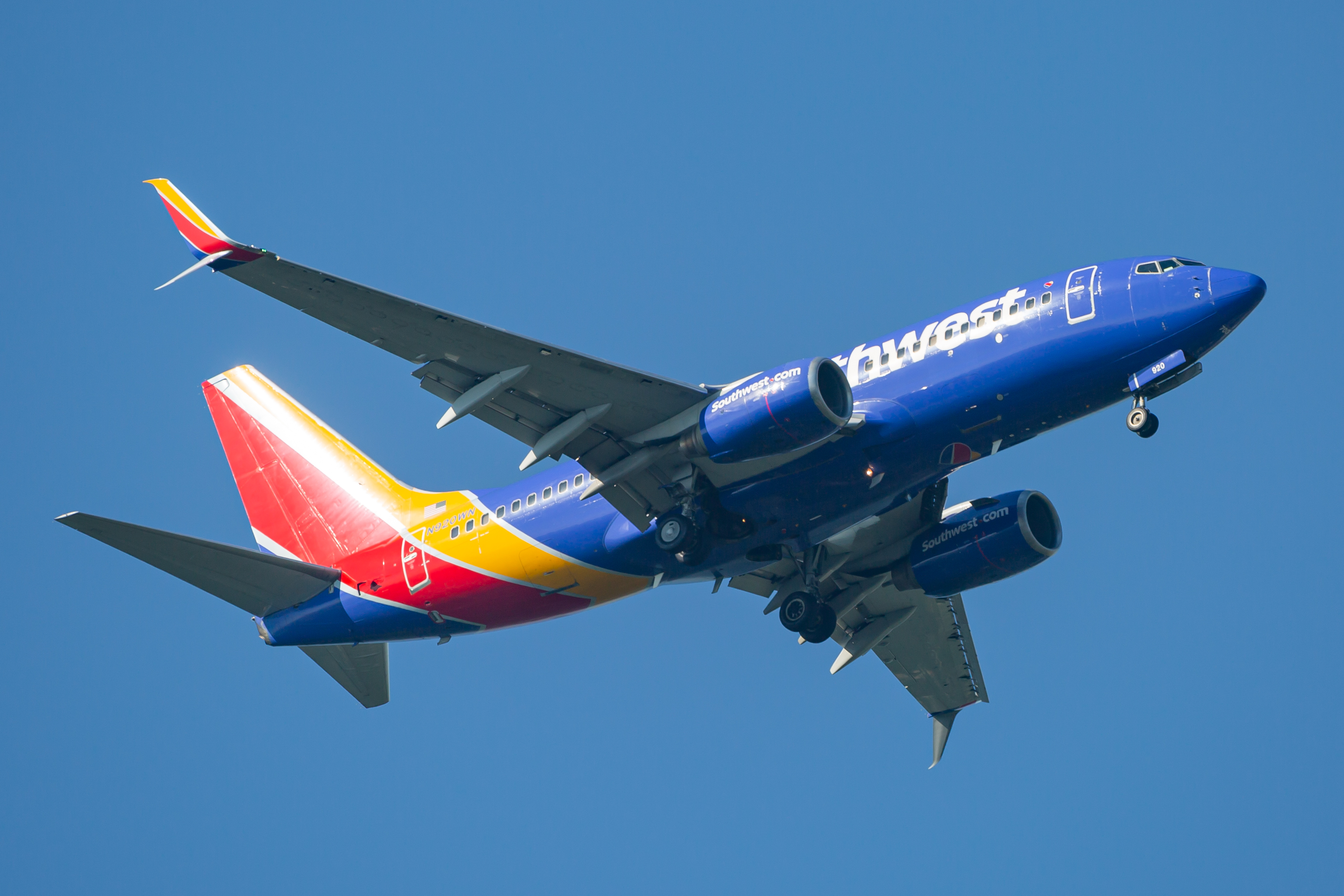 Full size: Southwest Airlines Boeing 737-700 N920WN at Baltimore/Washington International Thurgood Marshall Airport