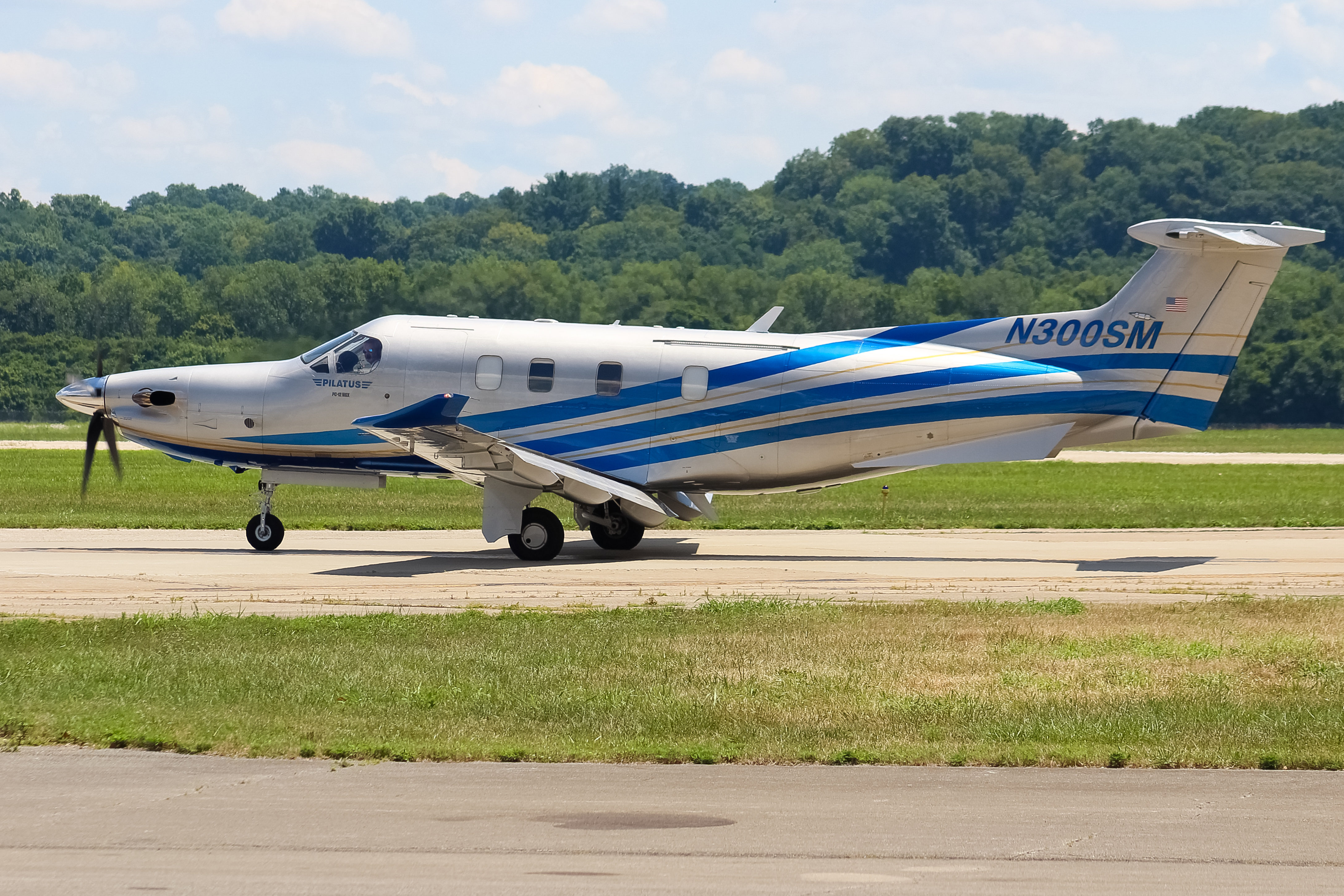 Full size: PRIVATE  Pilatus PC-12 N300SM at Cincinnati Municipal Airport/Lunken Field