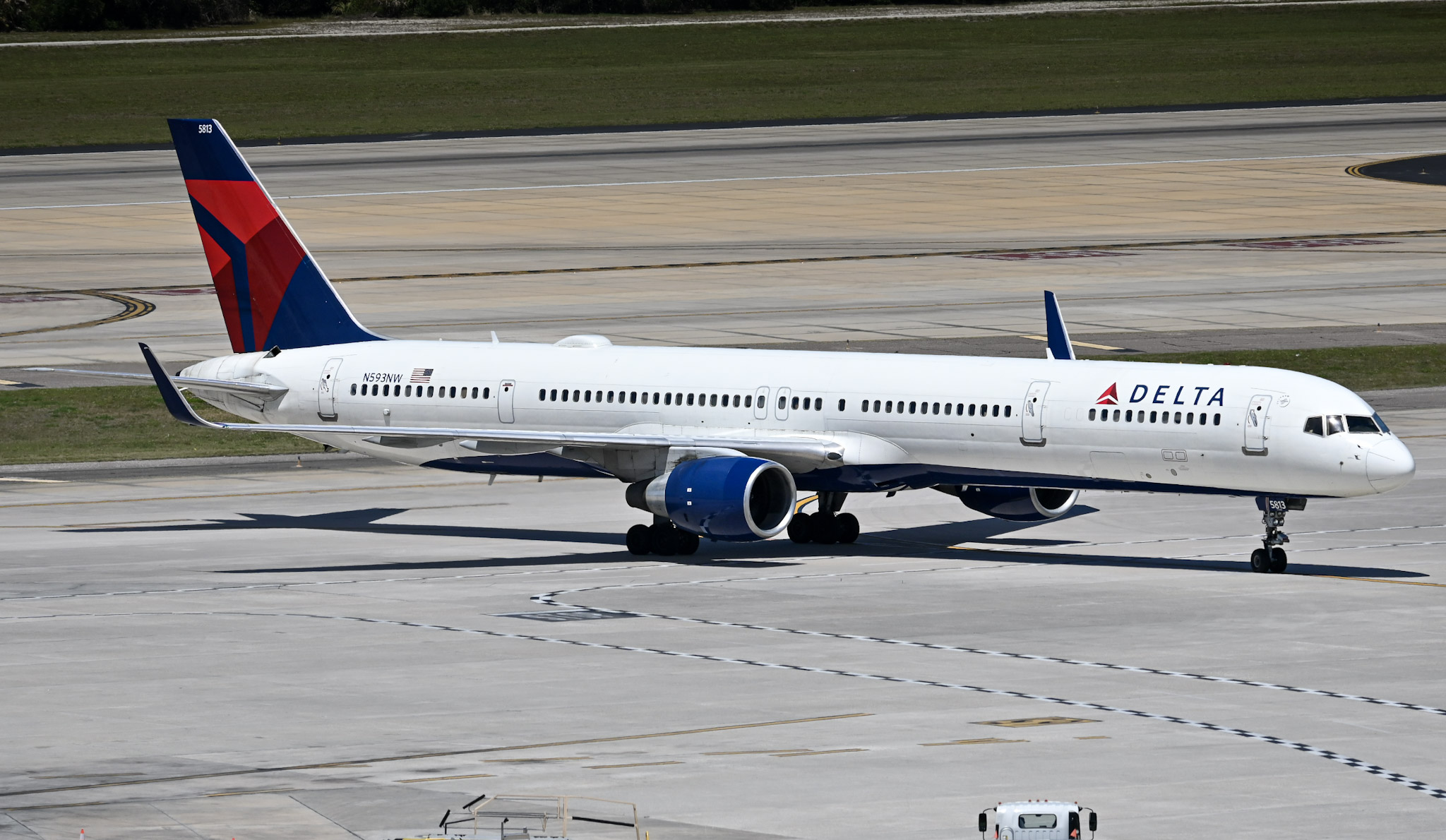 Full size: Delta Airlines Boeing 757-300 N593NW at Tampa International Airport