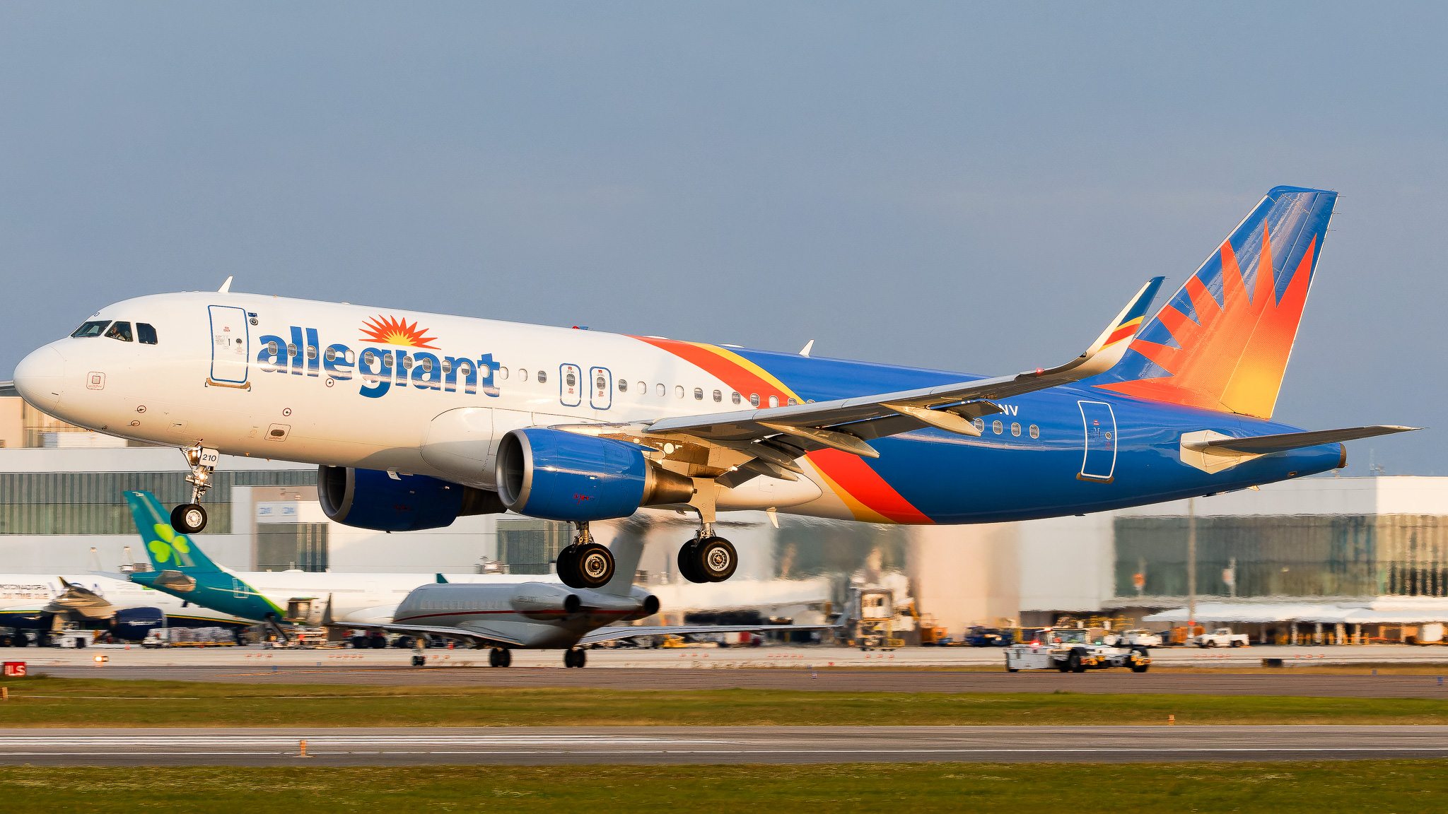 Full size: Allegiant Air Airbus A320 N210NV at Orlando International Airport
