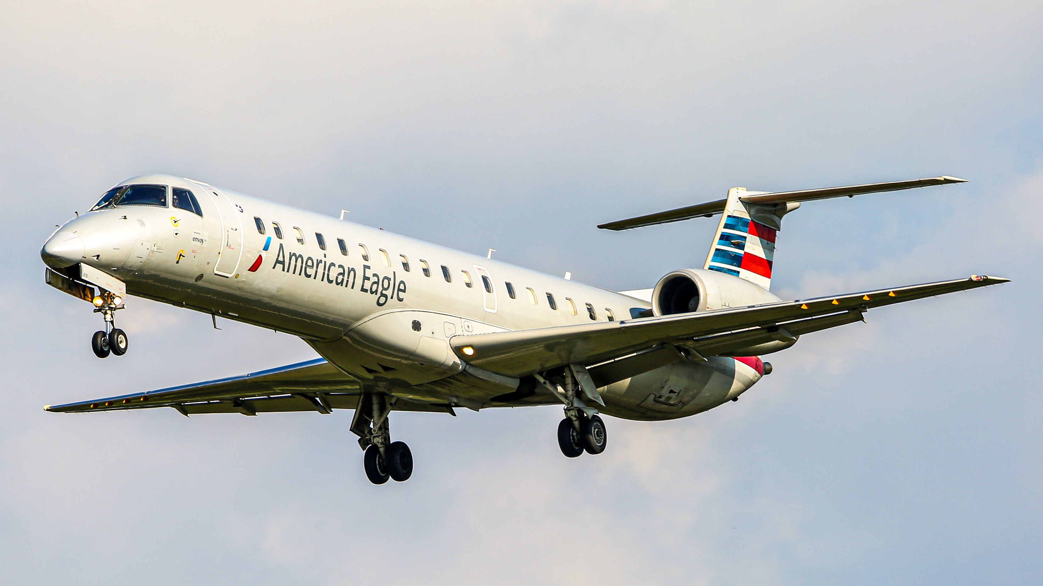 Full size: American Eagle Embraer ERJ145 N610AE at Baltimore/Washington International Thurgood Marshall Airport