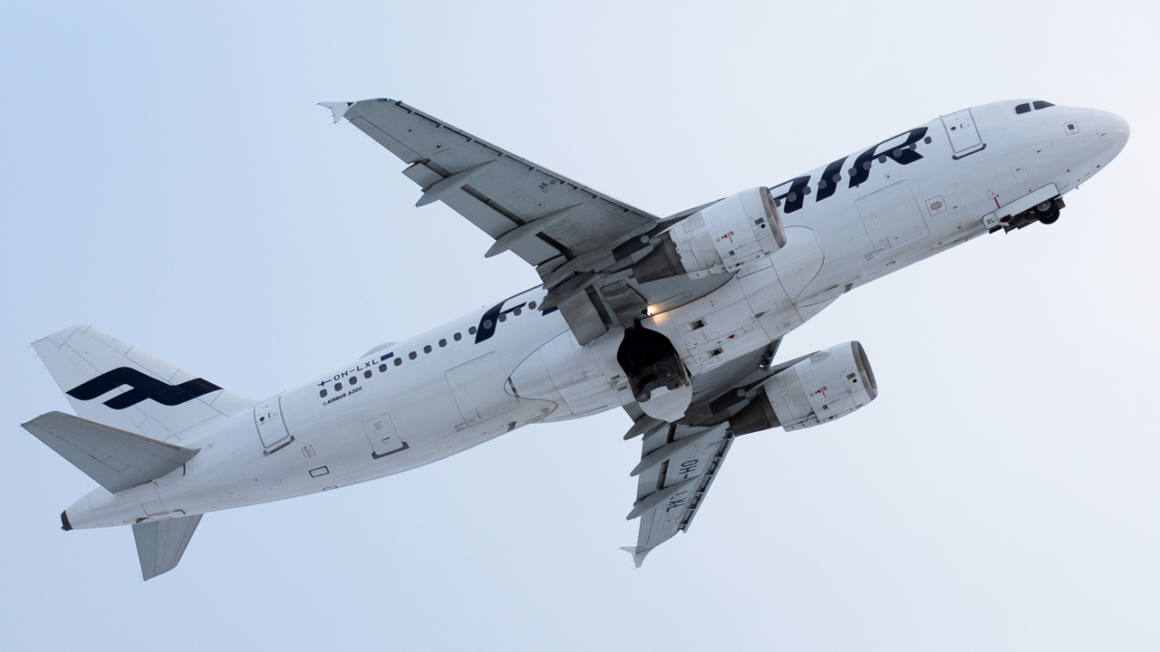 Full size: Finnair Airbus A320 OH-LXL at Helsinki Vantaa Airport