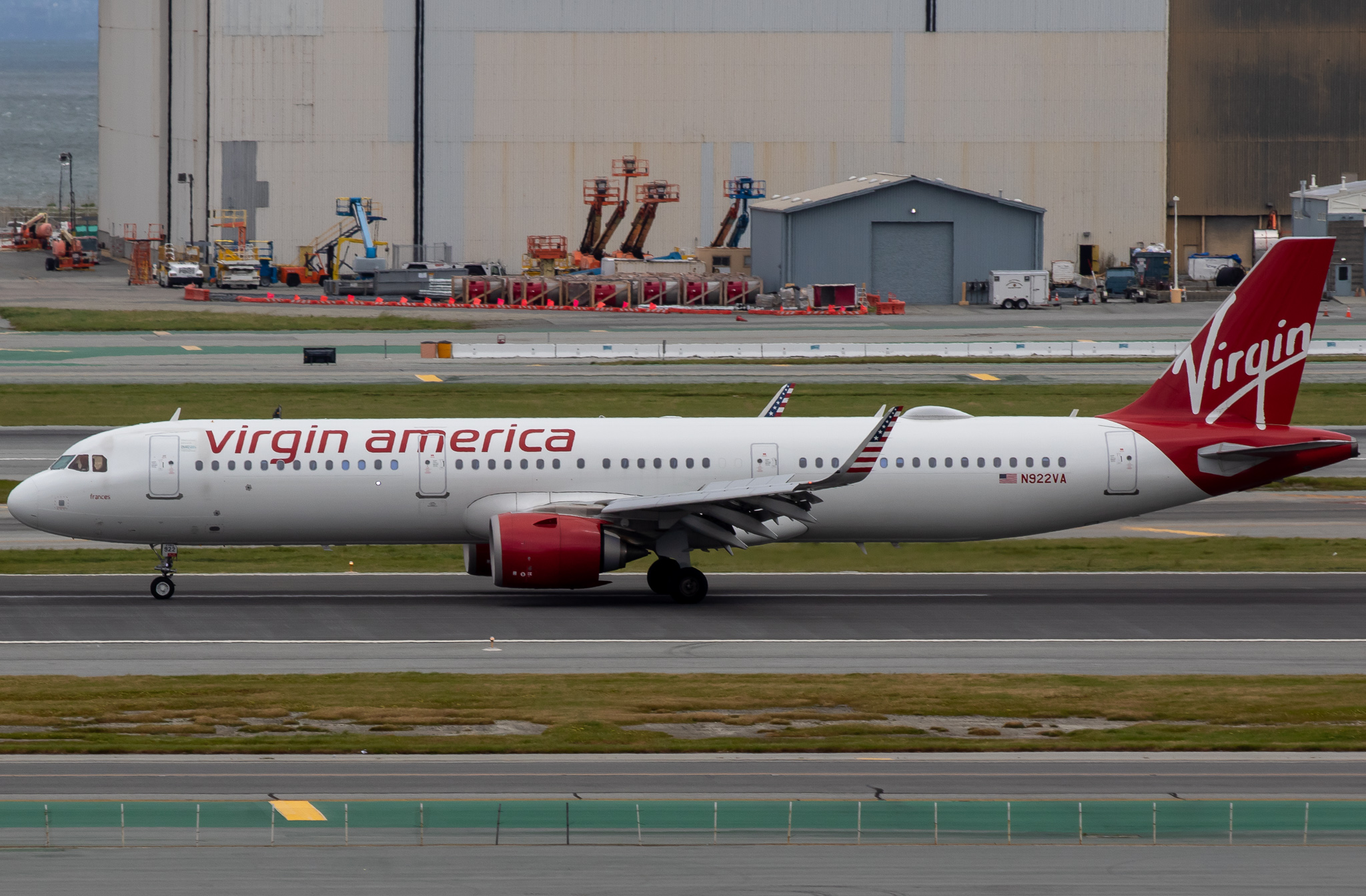 Full size: Virgin America Airbus A321NEO N922VA at San Francisco International Airport
