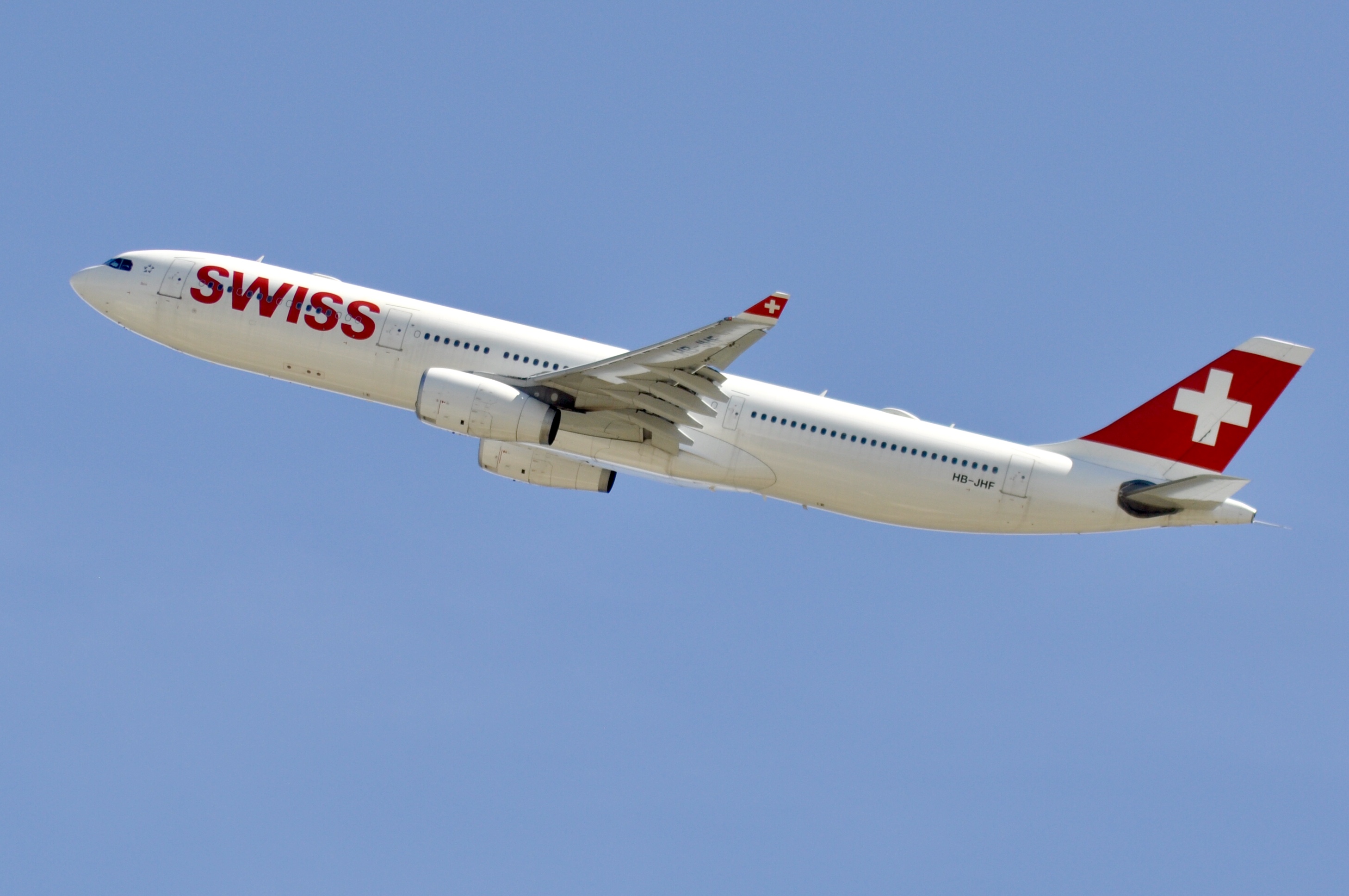 Full size: Swiss International Air Lines Airbus A330-300 HB-JHF at Chicago O'Hare International Airport
