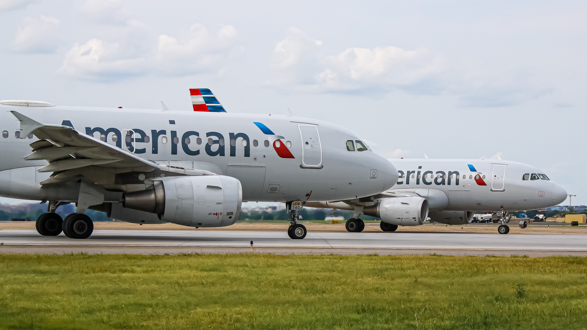 Full size: American Airlines Airbus A319 N740UW at Ronald Reagan National Airport