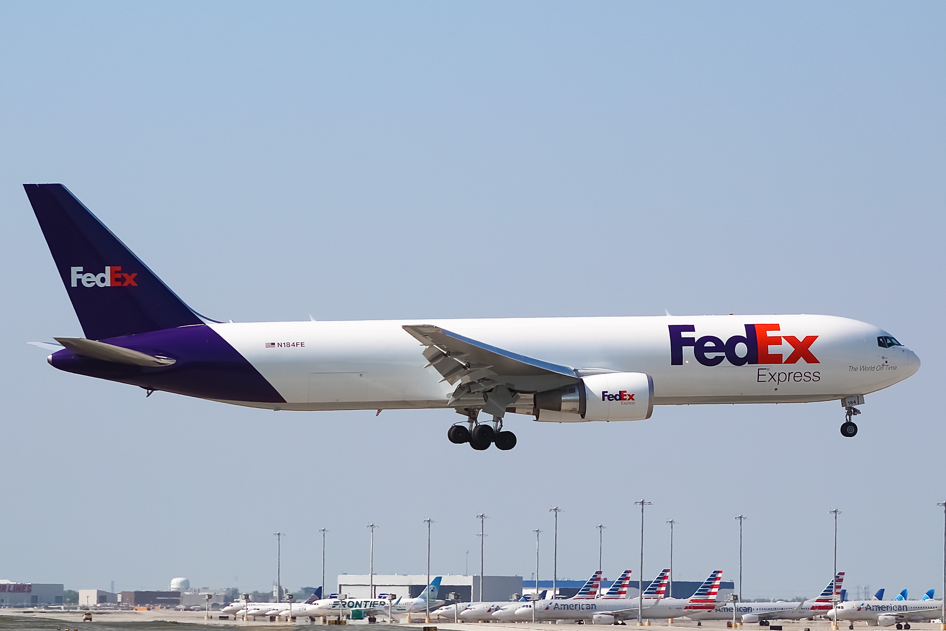 Full size: FedEx Boeing 767-300F N184FE at Chicago O'Hare International Airport