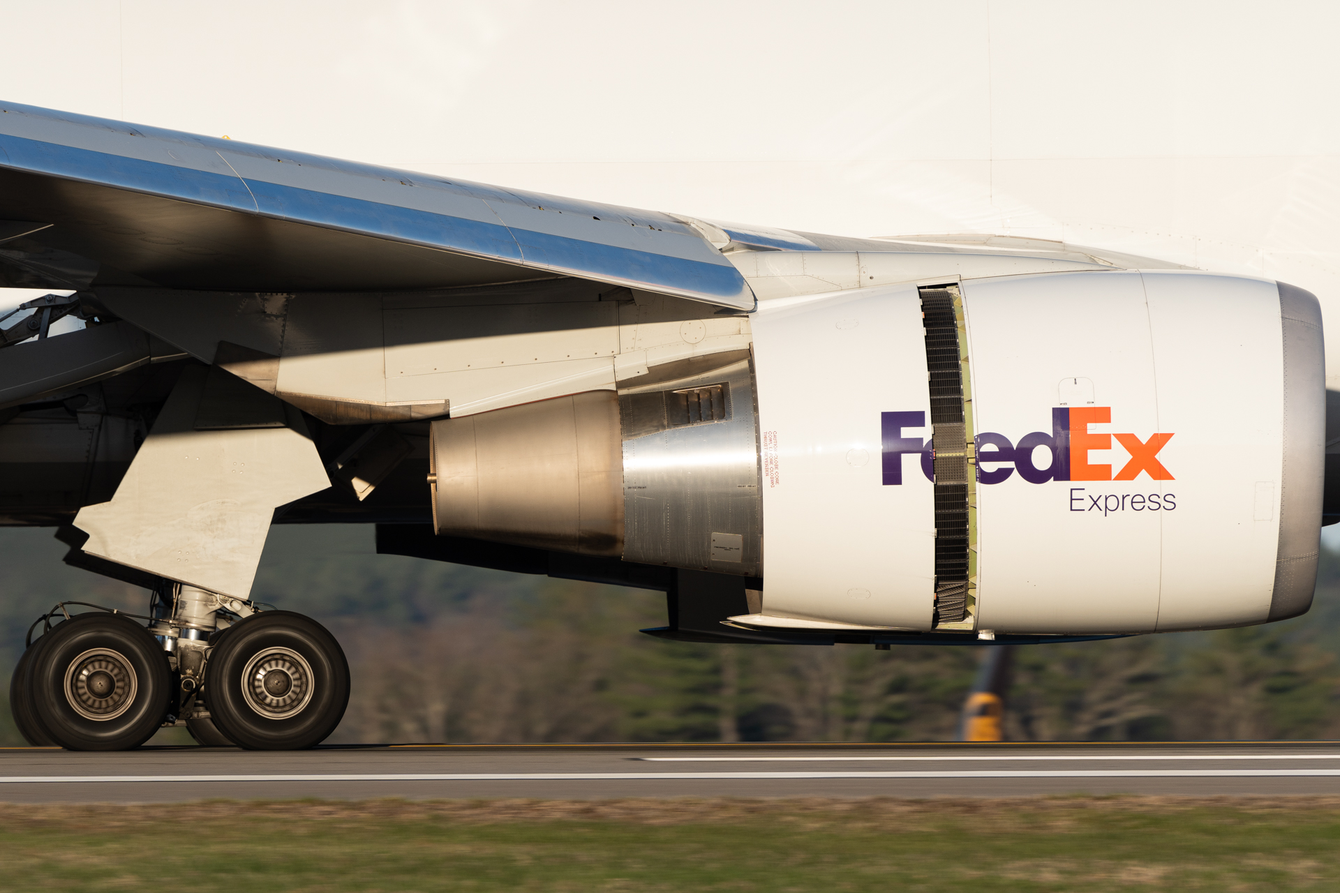 Full size: FedEx Boeing 767-300F N182FE at Manchester Airport