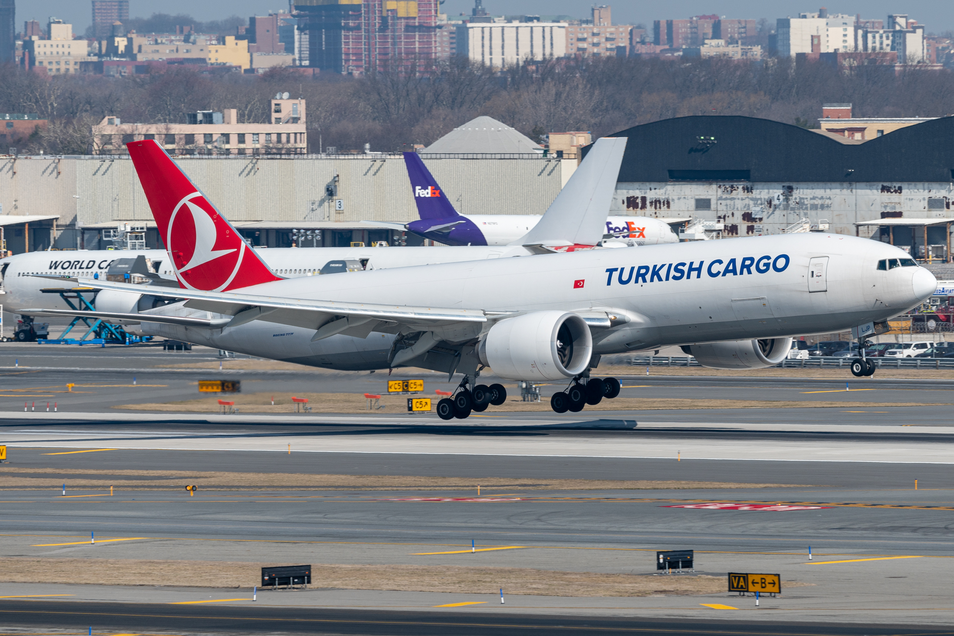 Full size: Turkish Airlines Cargo Boeing 777-F TC-LJP at John F. Kennedy International Airport