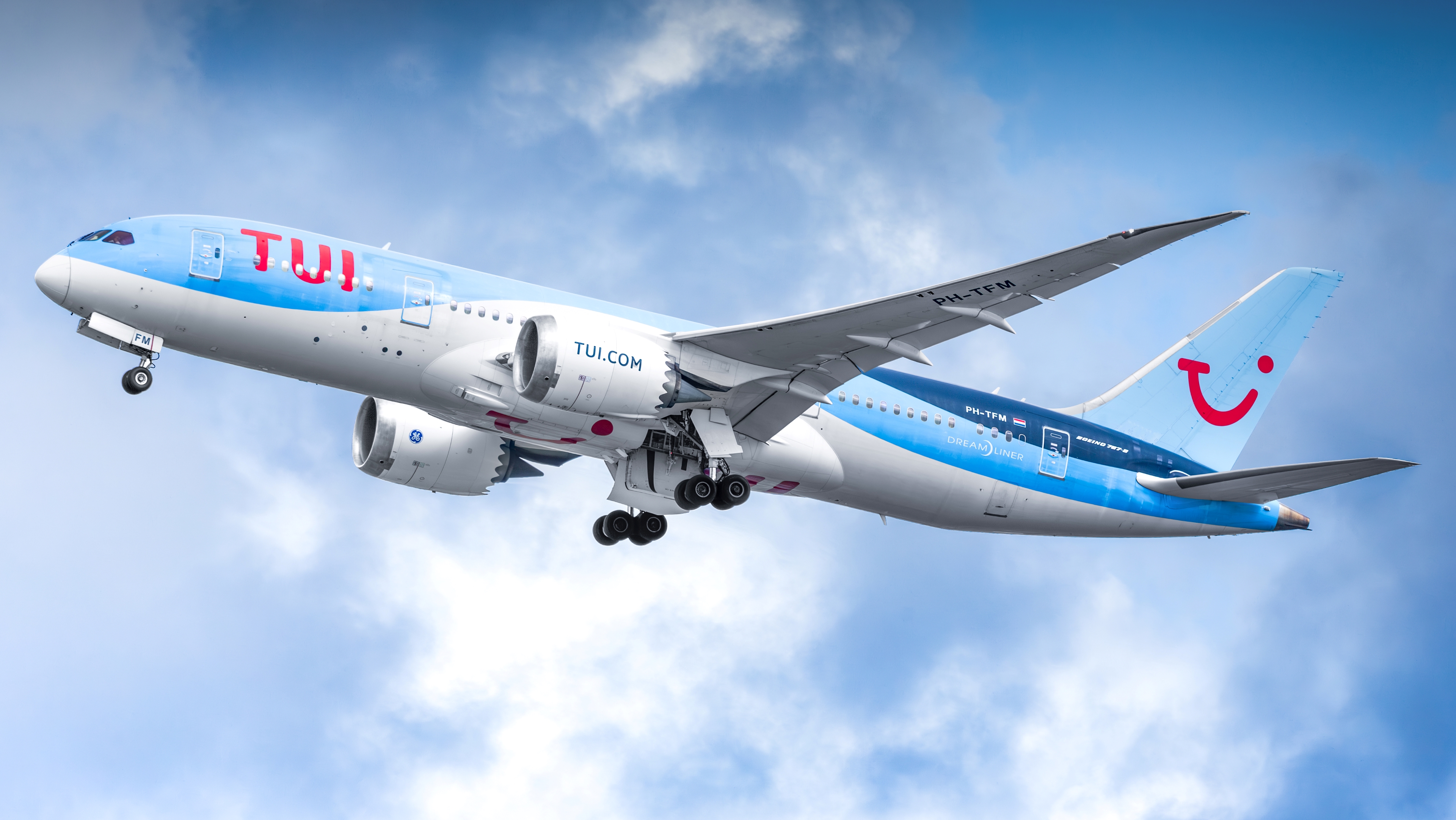 Full size: TUI Fly Boeing 787-8 PH-TFM at Amsterdam Schiphol Airport
