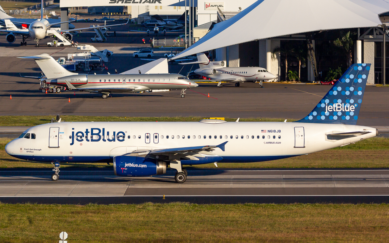 Full size: JetBlue Airways Airbus A320 N618JB at Tampa International Airport