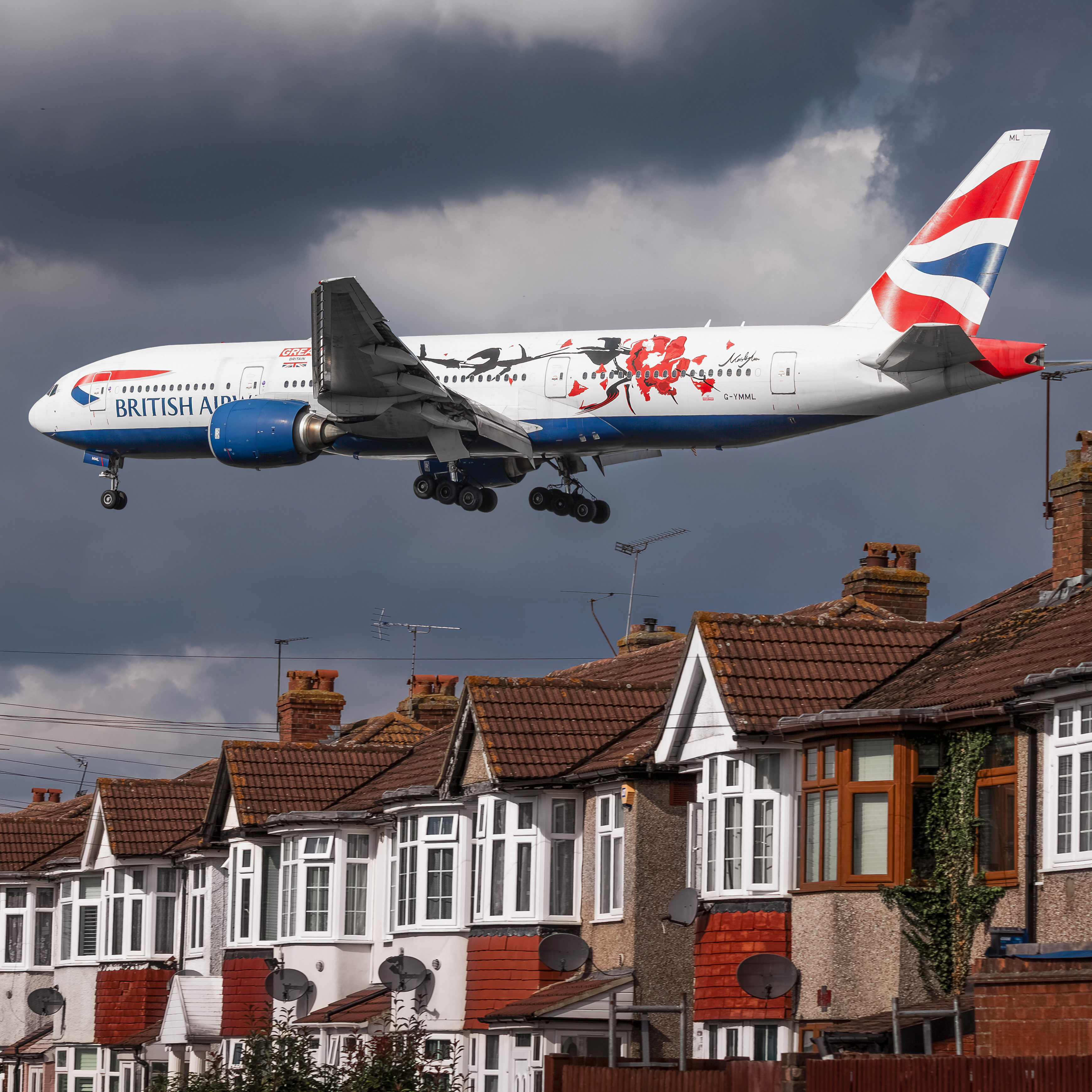 Full size: British Airways Boeing 777-200ER G-YMML at London Heathrow International Airport