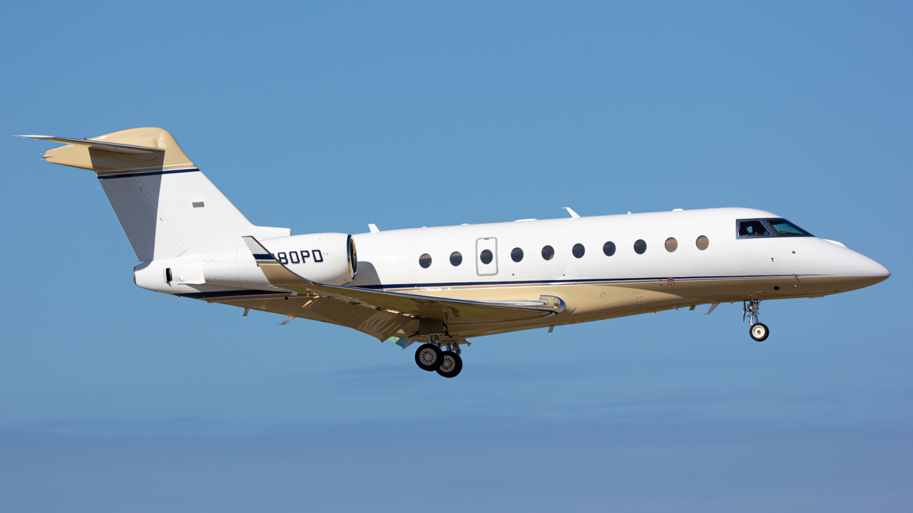 Full size: PRIVATE Gulfstream G280 N280PD at Naples Municipal Airport