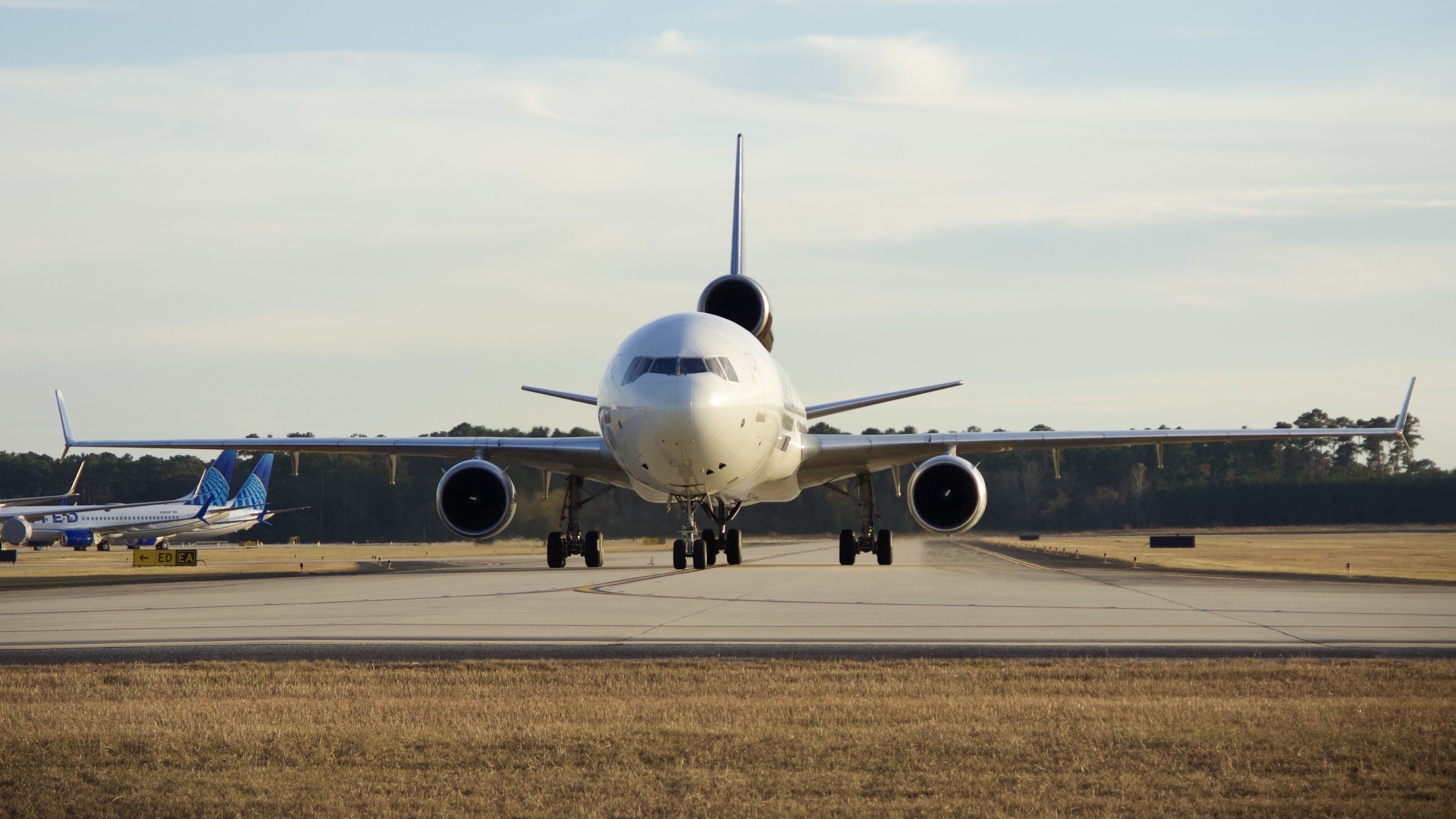 Full size: United Parcel Service McDonnell Douglas MD-11F N287UP at Houston-George Bush Intercontinental Airport