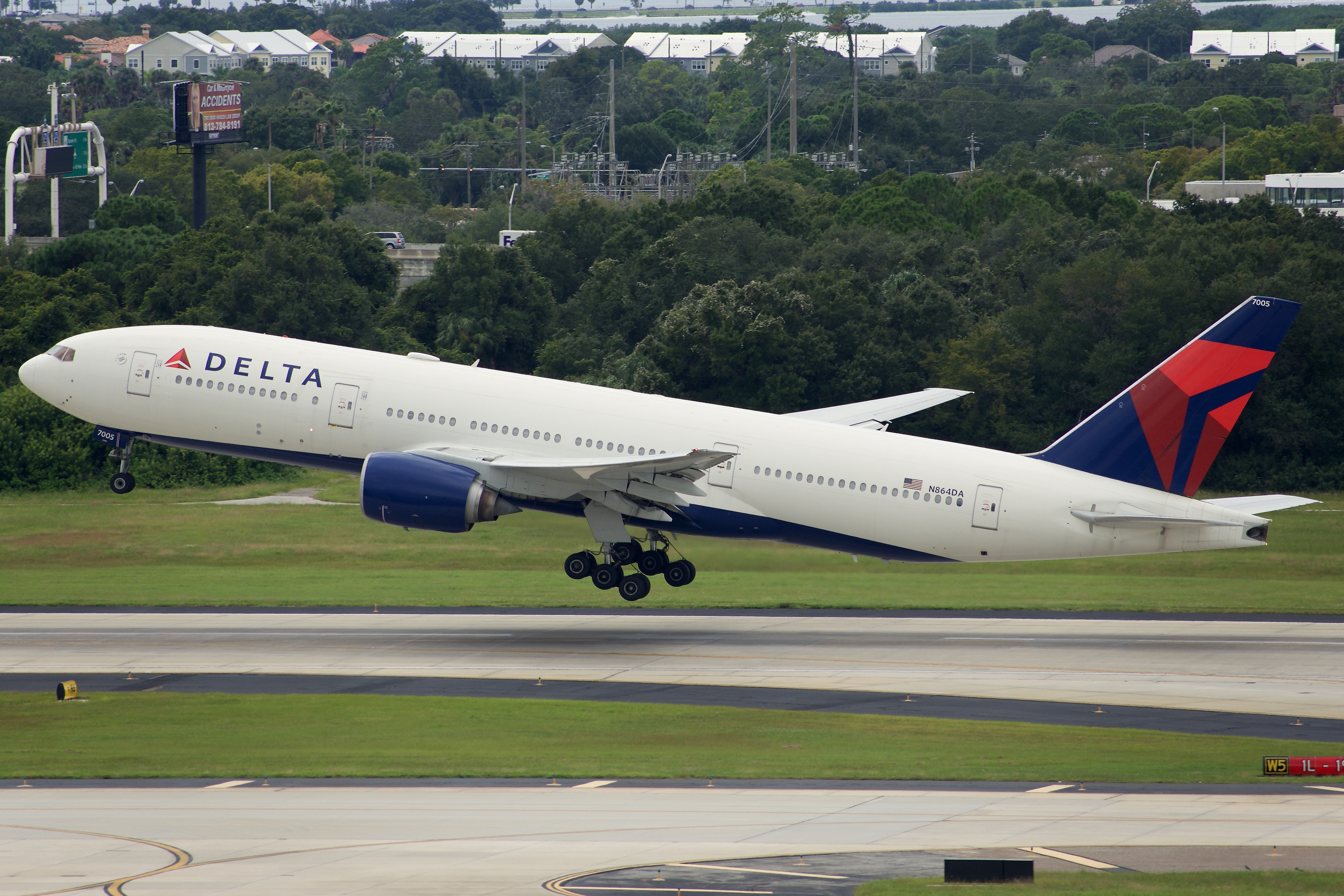 Full size: Delta Airlines Boeing 777-200ER N864DA at Tampa International Airport