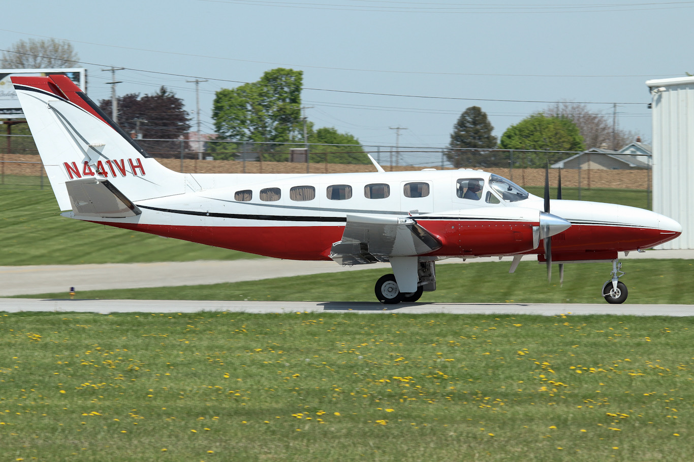Full size: PRIVATE Cessna 441 Conquest II N441VH at York Airport
