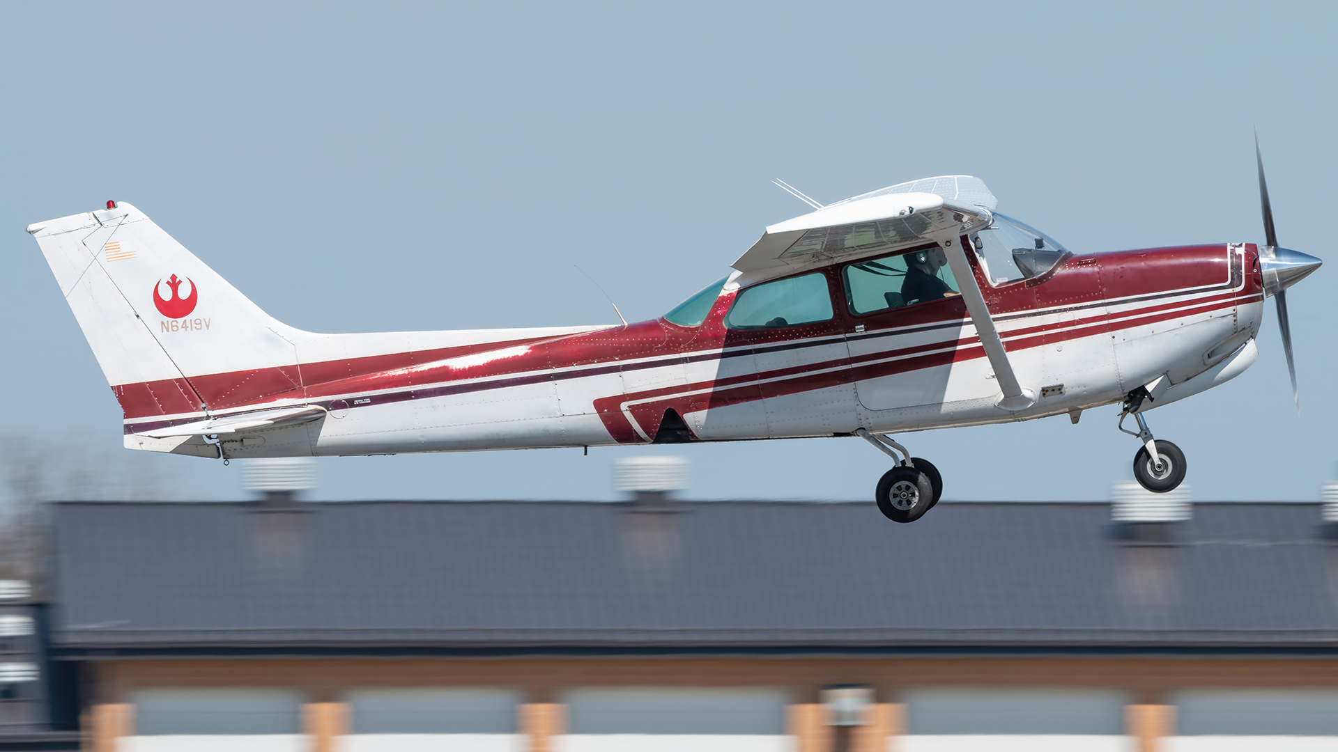 Full size: PRIVATE Cessna 172RG N6419V at Martin State Airport