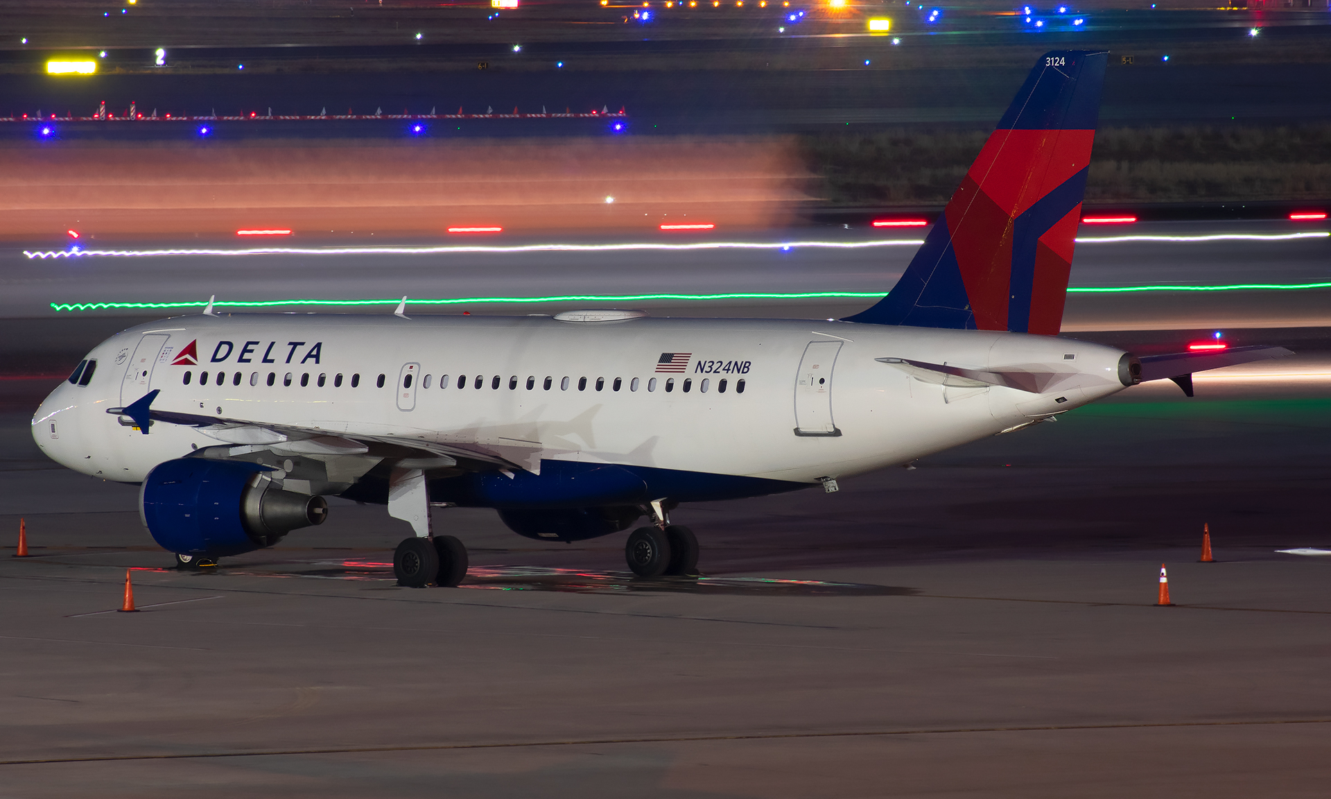 Full size: Delta Airlines Airbus A319 N324NB at Salt Lake City International Airport