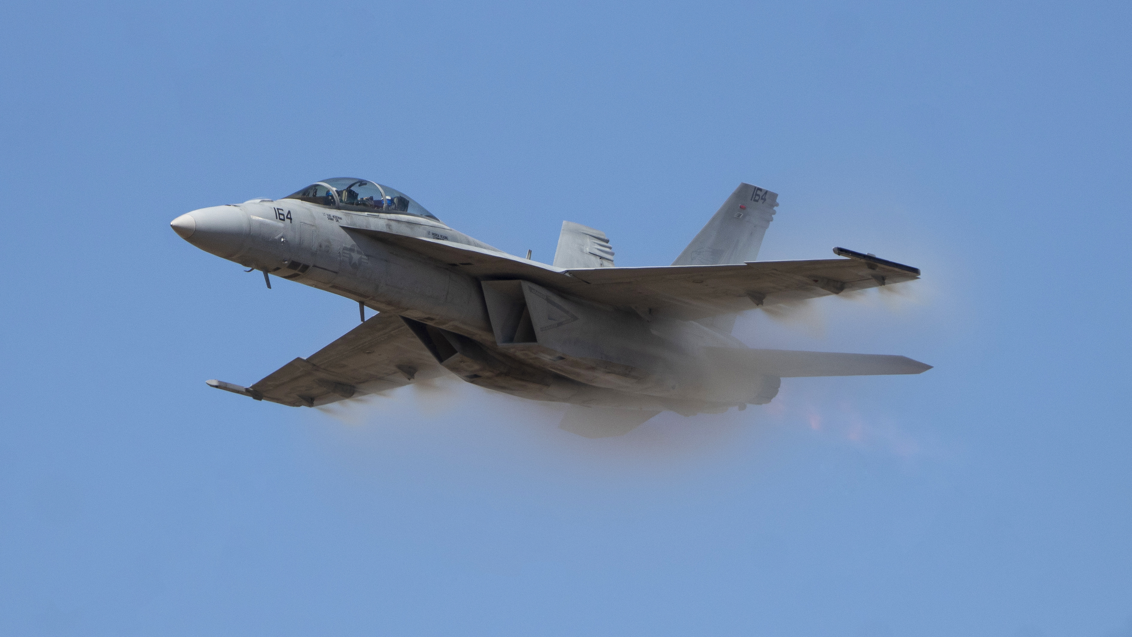 Full size: USN - United States Navy Boeing F/A-18E/F Super Hornet 165923 at Cunnamulla Airport