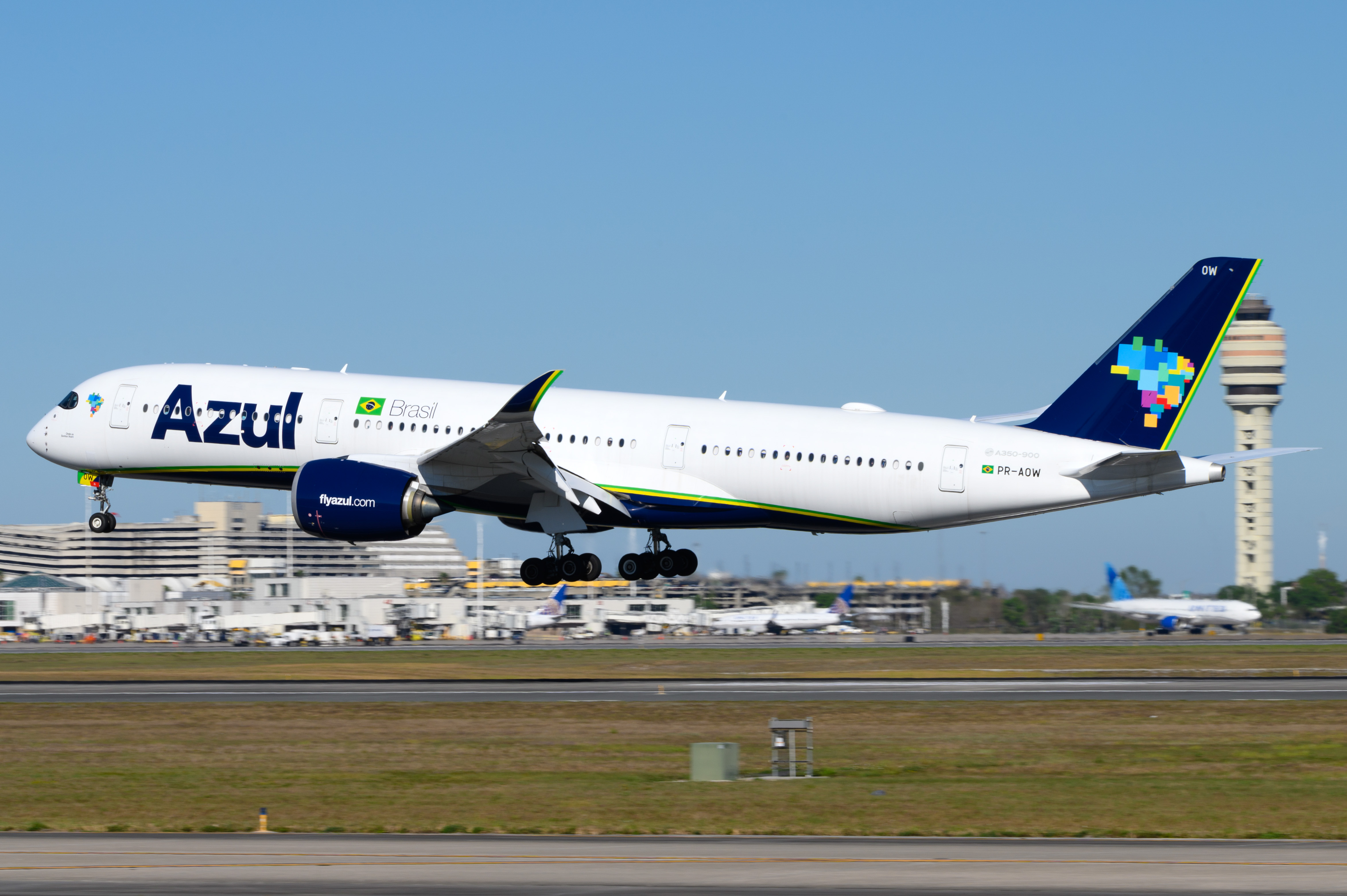 Full size: Azul  Airbus A350-900 PR-AOW at Orlando International Airport