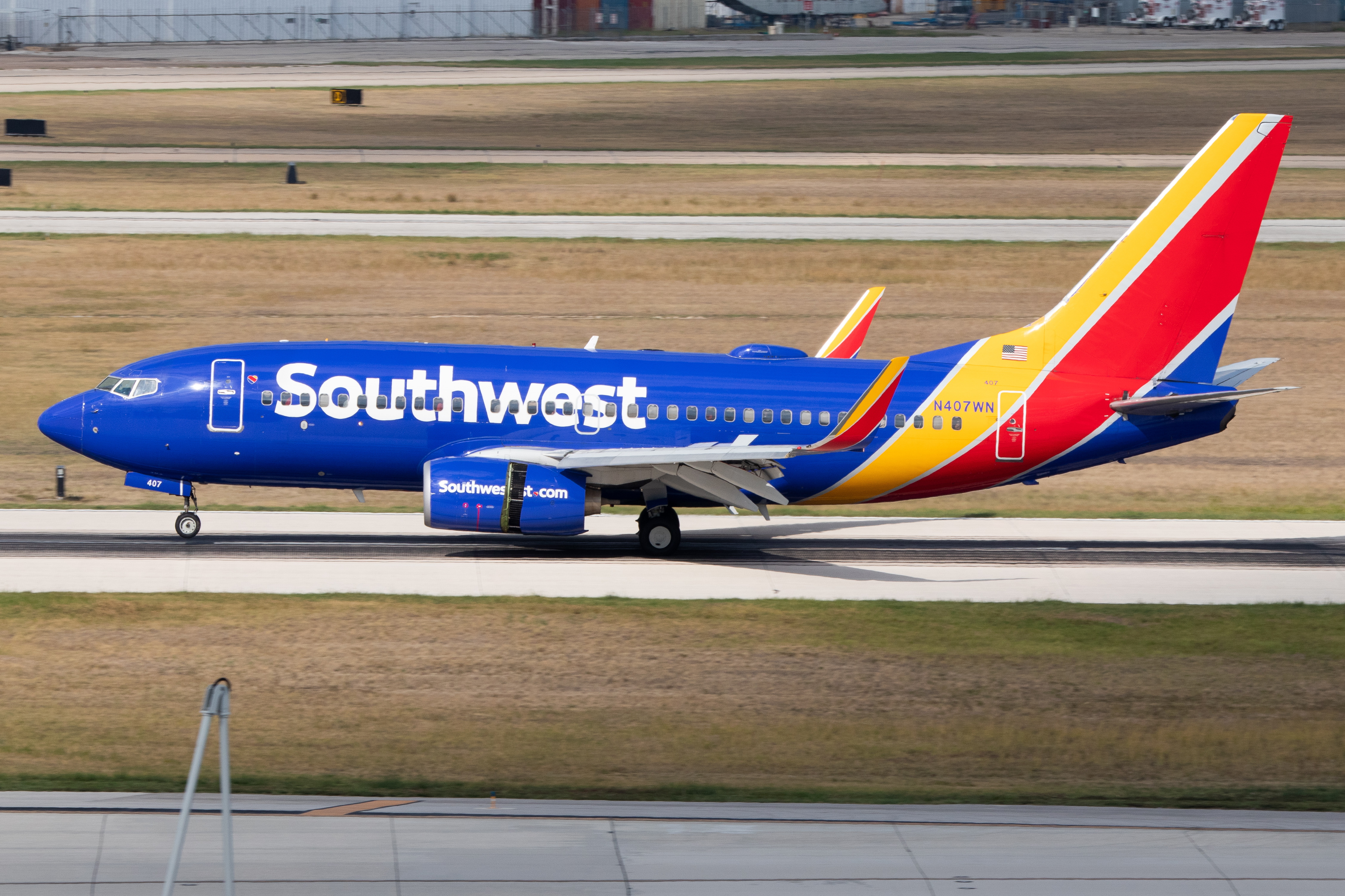 Full size: Southwest Airlines Boeing 737-700 N407WN at San Antonio International Airport