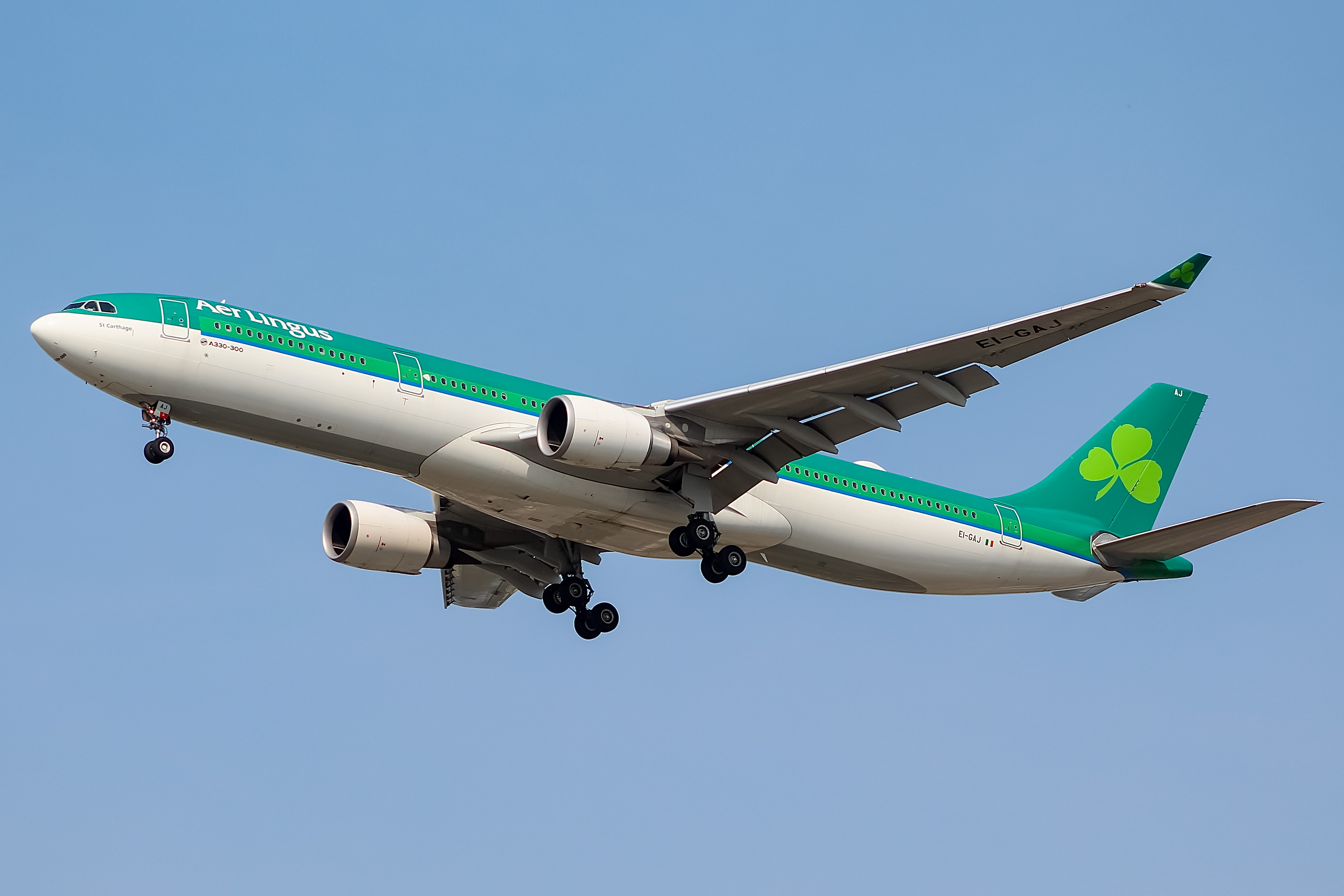 Full size: Aer Lingus Airbus A330-300 EI-GAJ at Chicago O'Hare International Airport