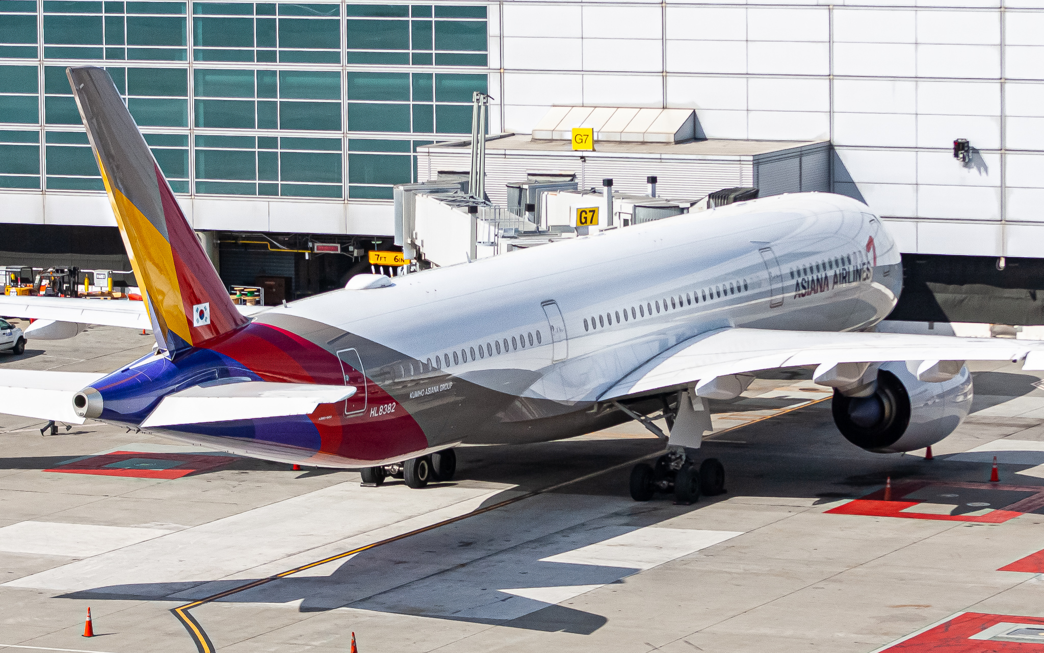 Full size: Asiana Airlines Airbus A350-900 HL8382 at San Francisco International Airport