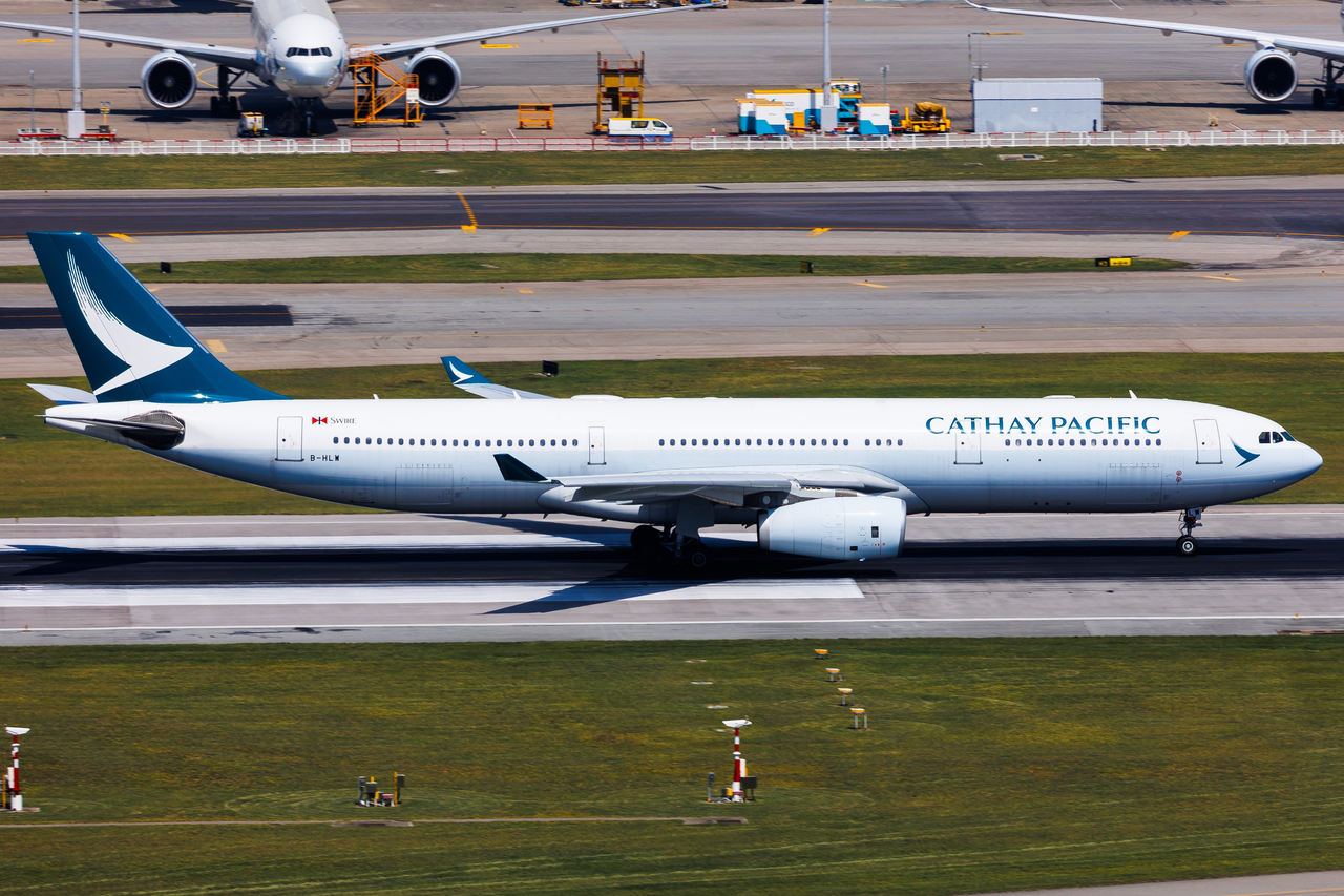 Full size: Cathay Pacific Airbus A330-300 B-HLW at Hong Kong International Airport