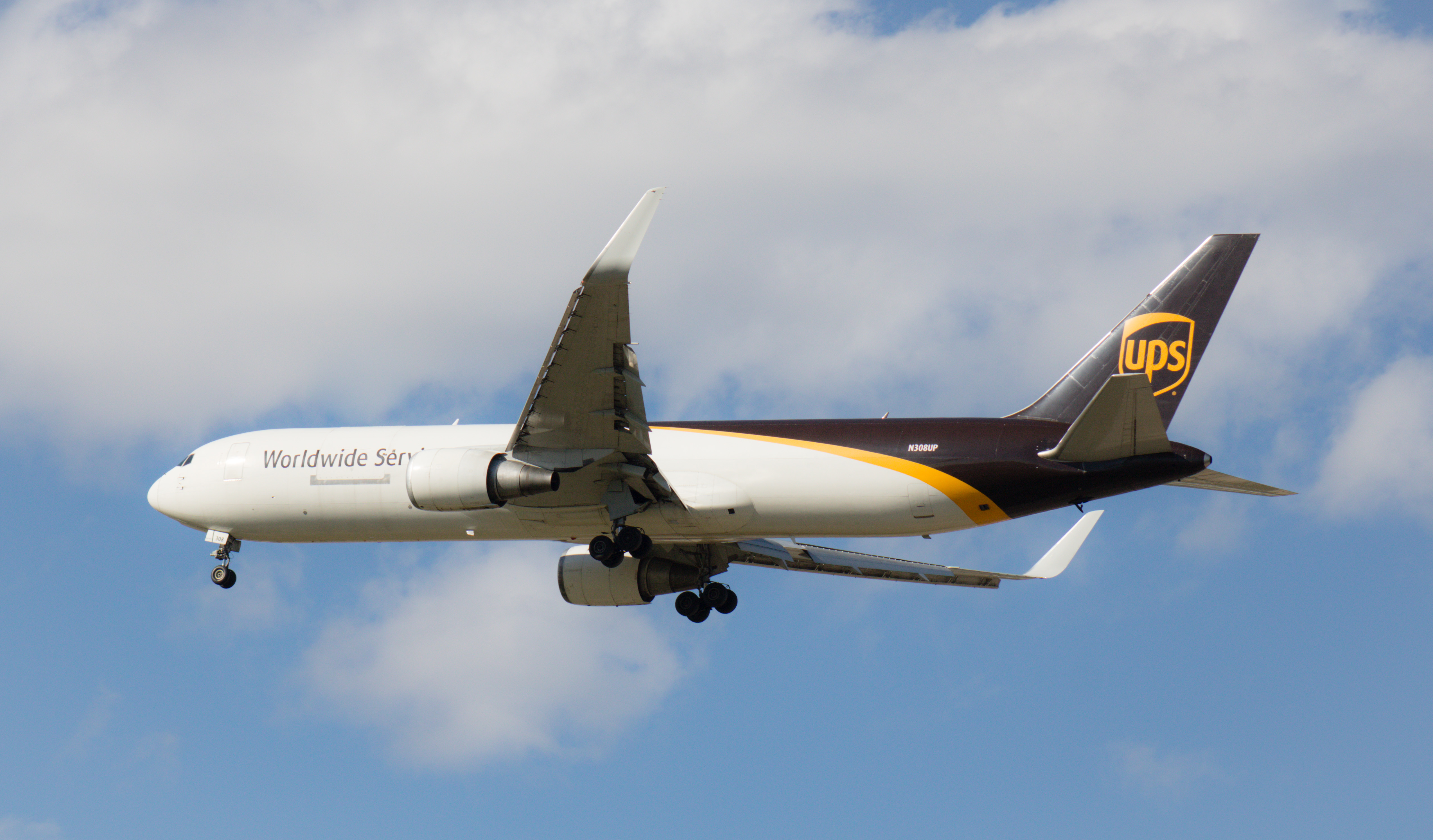Full size: United Parcel Service Boeing 767-300ER N308UP at Boise Air Terminal/Gowen Field