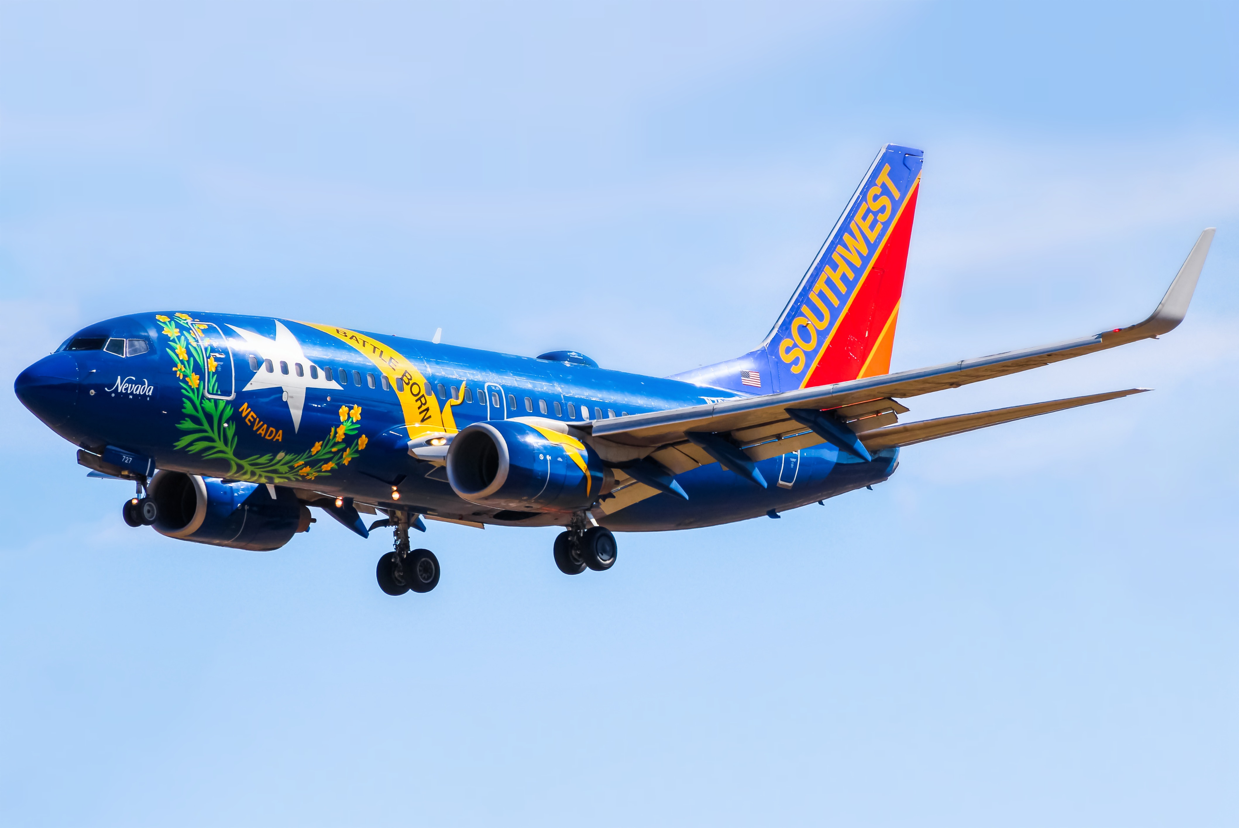 Full size: Southwest Airlines Boeing 737-700 N727SW at Baltimore/Washington International Thurgood Marshall Airport