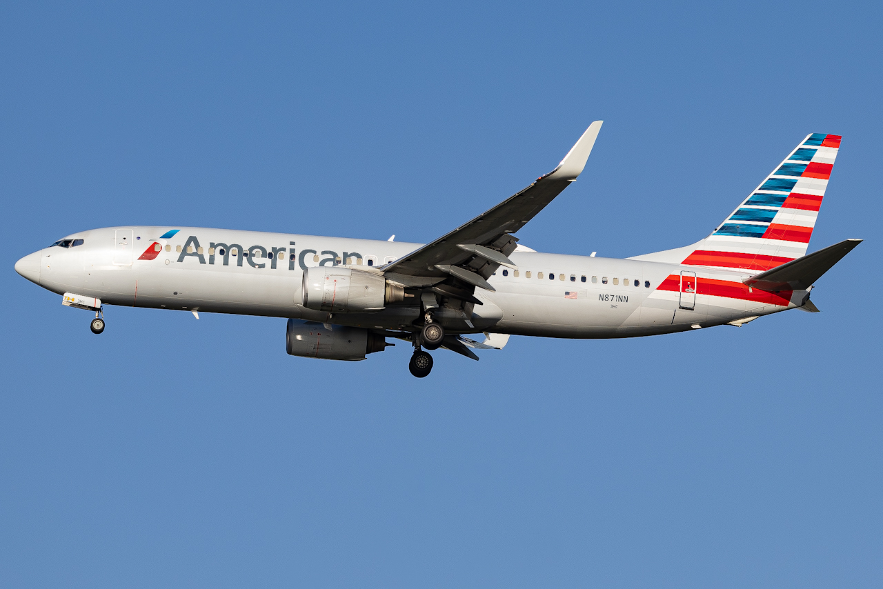 Full size: American Airlines Boeing 737-800 N871NN at Tampa International Airport