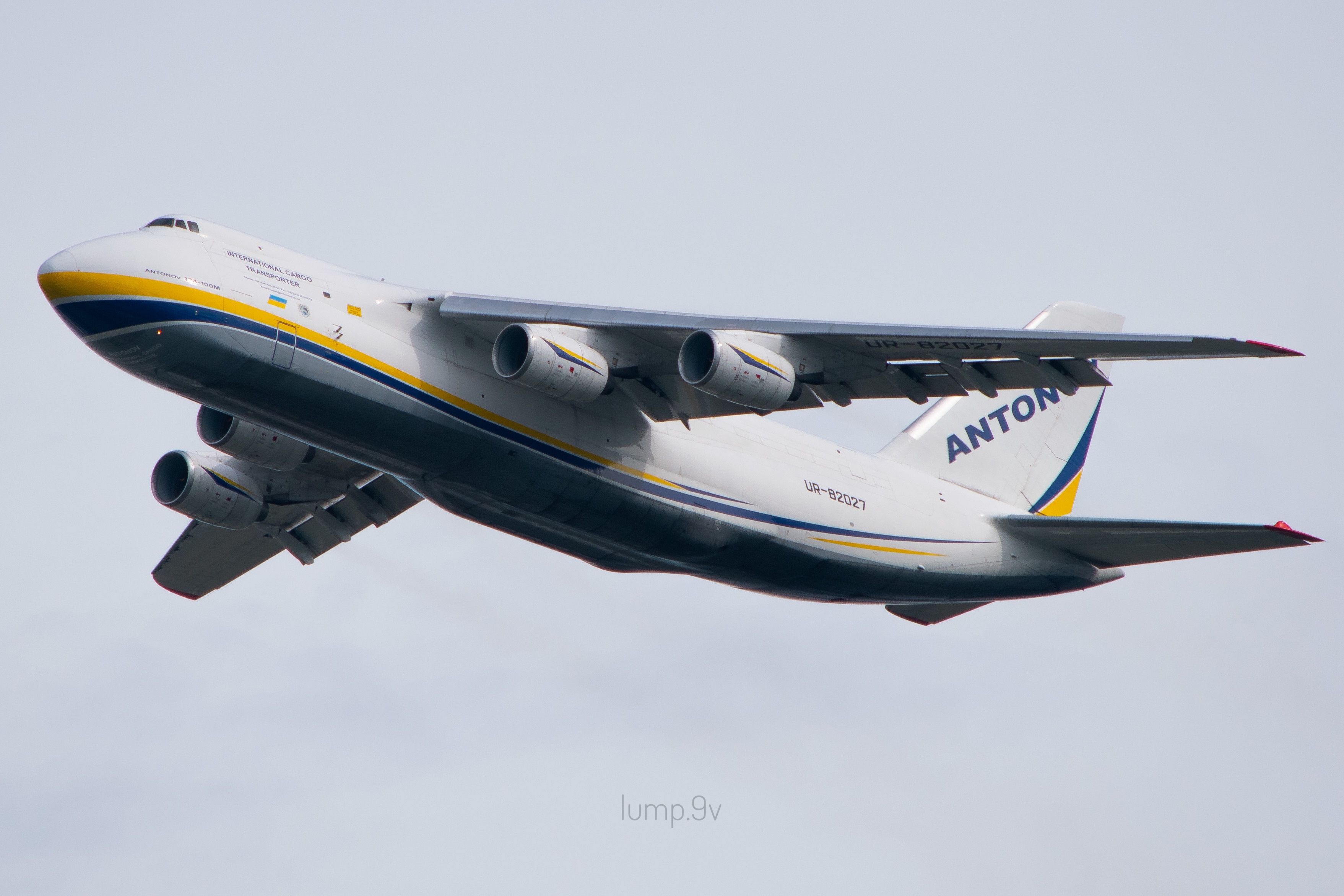 Full size: Antonov Airlines Antonov An-124 UR-82027 at Paya Lebar AB