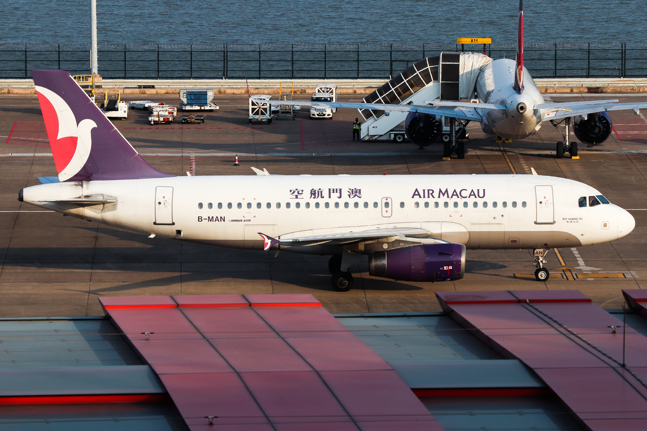 Full size: Air Macau Airbus A319 B-MAN at Macau International Airport