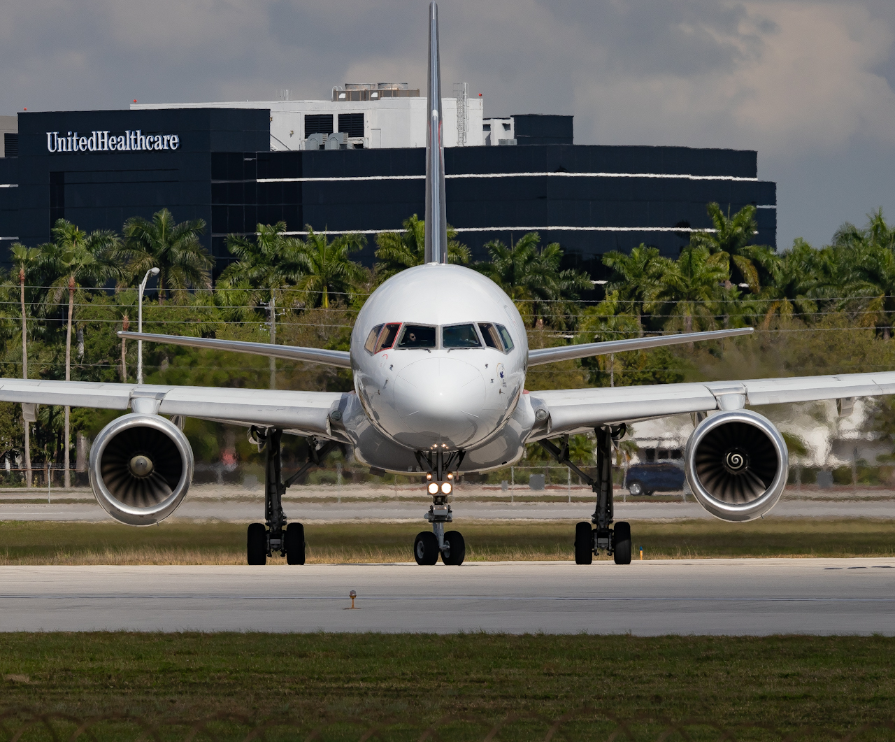 Full size: Cargo Jet Boeing 757-200F C-GAJU at Miami International Airport
